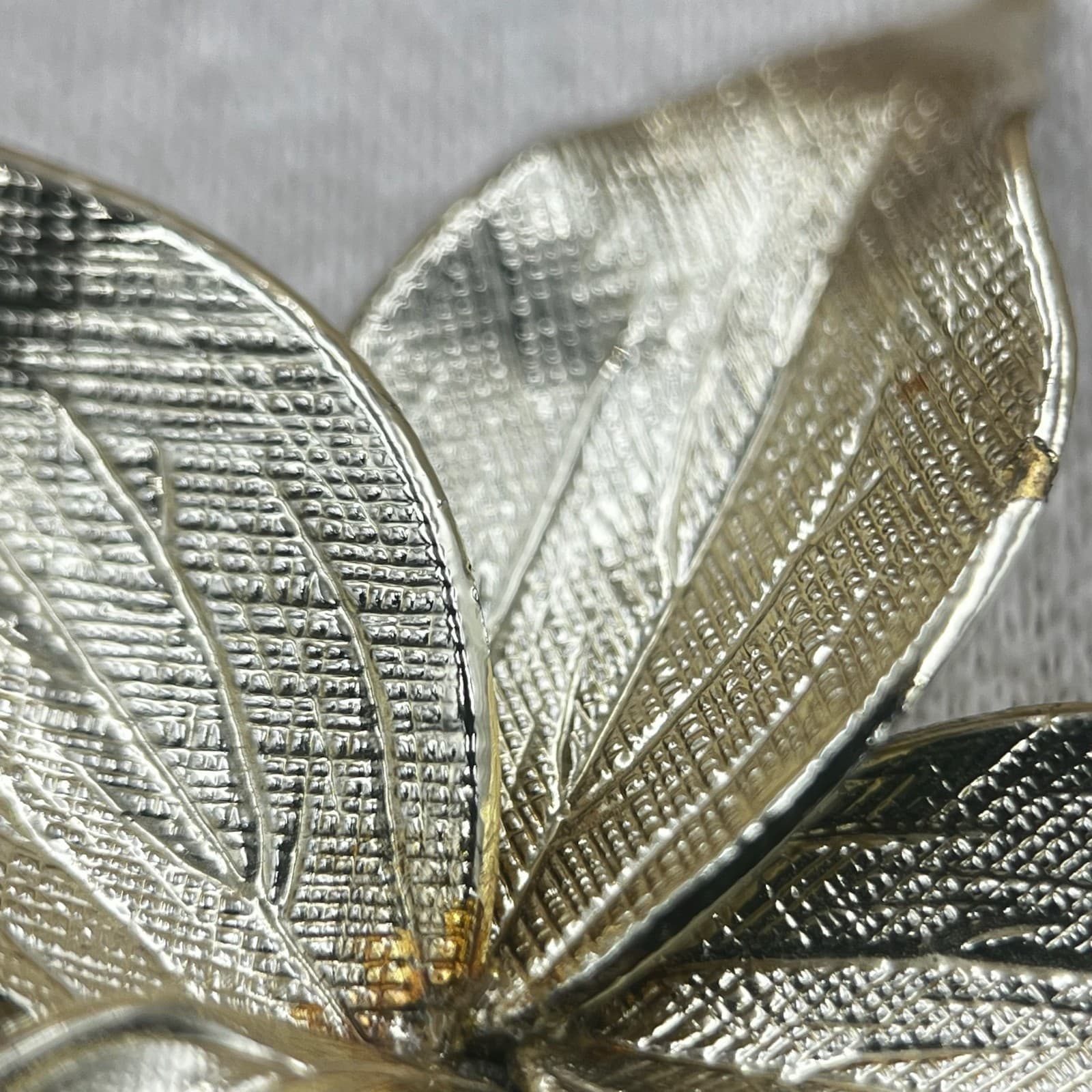 Vintage Silver Tone Textured Leaf Brooch Pin Classic Shiny Floral Design - Thumbnail 6