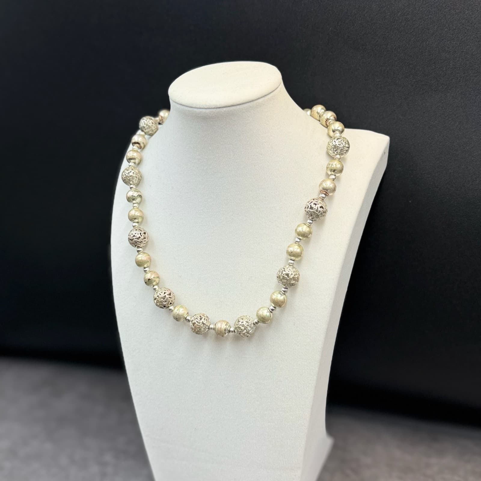 Vintage VTG Silver Tone Beaded Necklace Frosted Matte Openwork Sphere Beads - Thumbnail 2