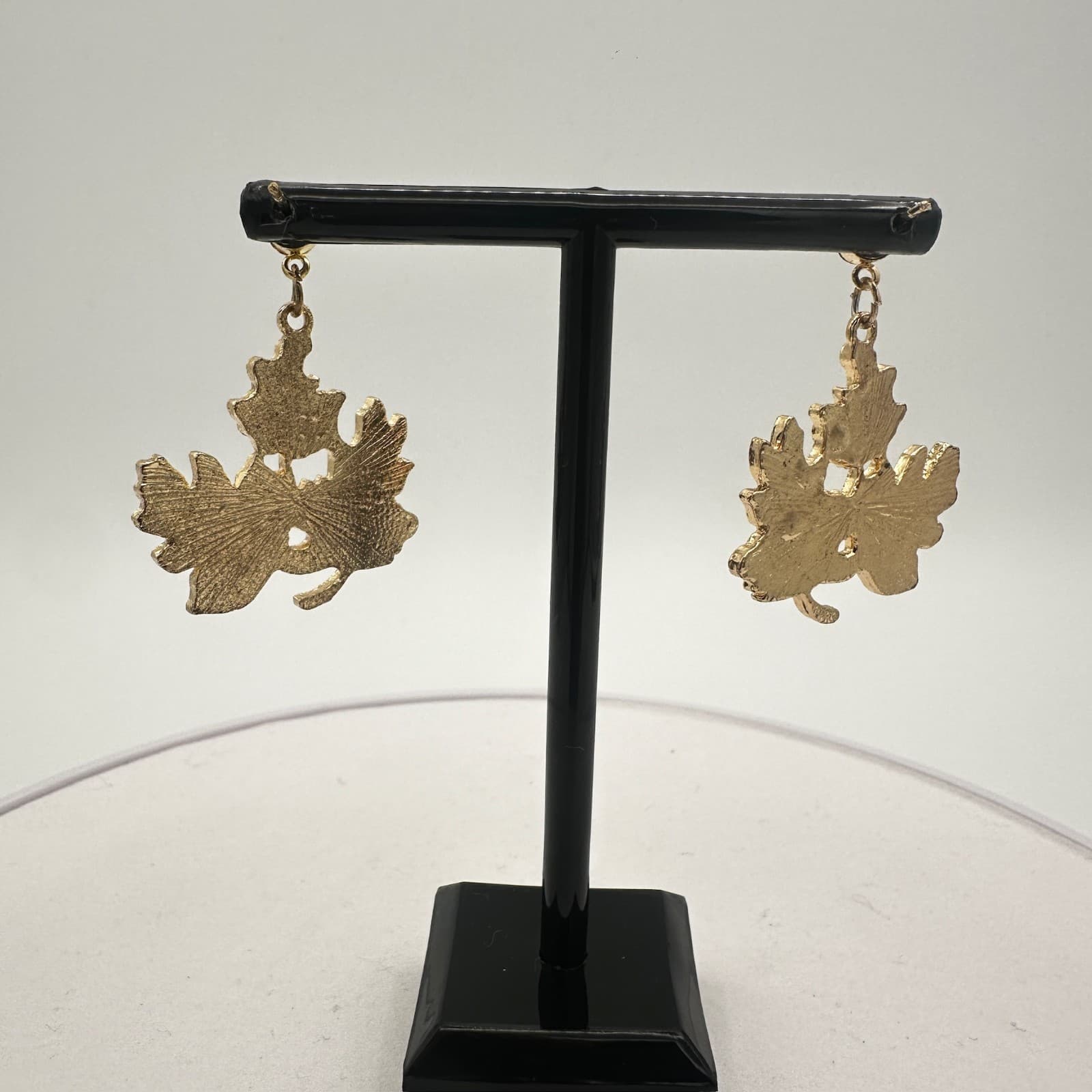 Vintage Autumn Leaf Cluster Earrings Enamel Fall Colors Gold-Tone Dangles - Thumbnail 4