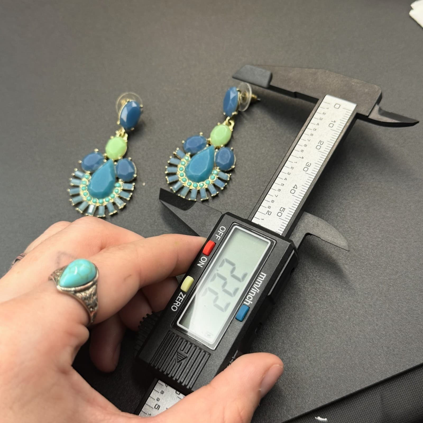 Vintage Beaded Stone Teardrop Gold Tone Chic Boho Stud Drop Chandelier Earrings - Thumbnail 2