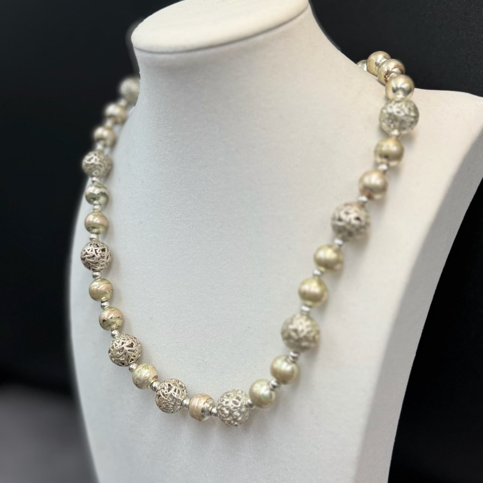 Vintage VTG Silver Tone Beaded Necklace Frosted Matte Openwork Sphere Beads - Thumbnail 8