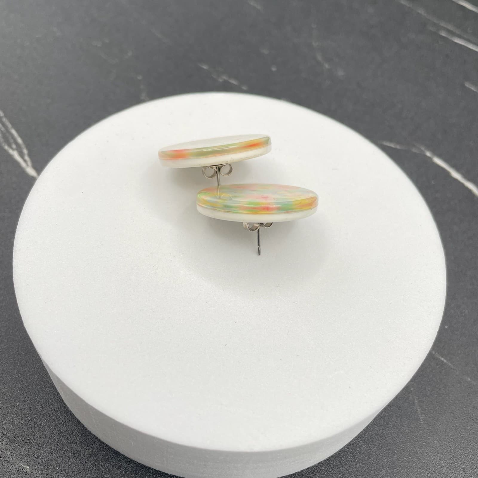 Vintage Pastel Pansy Flower Disk Pierced Silver-Toned Clip-On Stud Earrings - Thumbnail 4