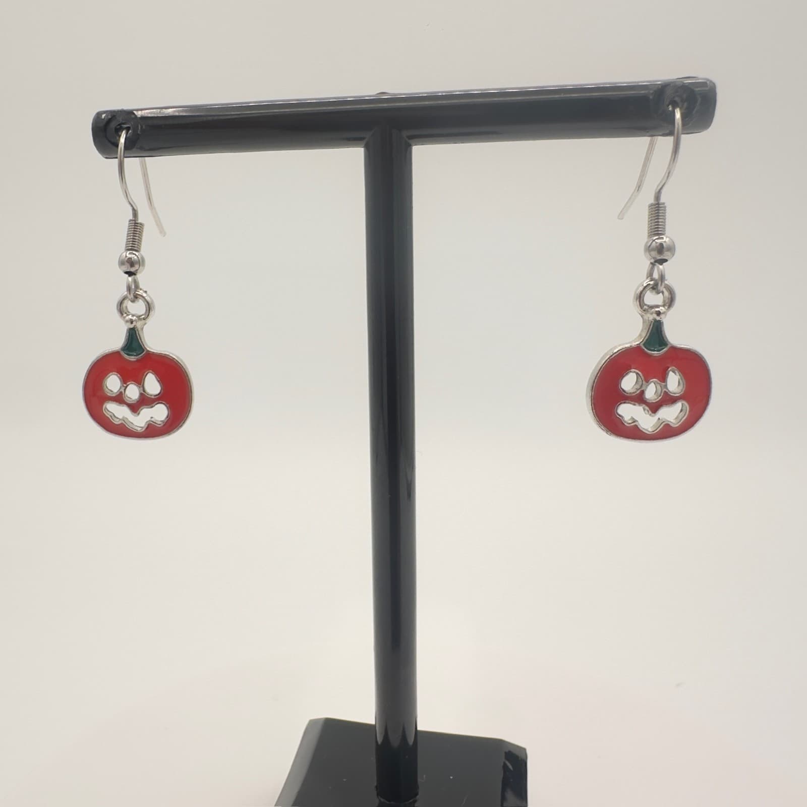 Vintage Halloween Jack-O’-Lantern Enamel Earrings Single Silver-Tone Dangle - Image 1