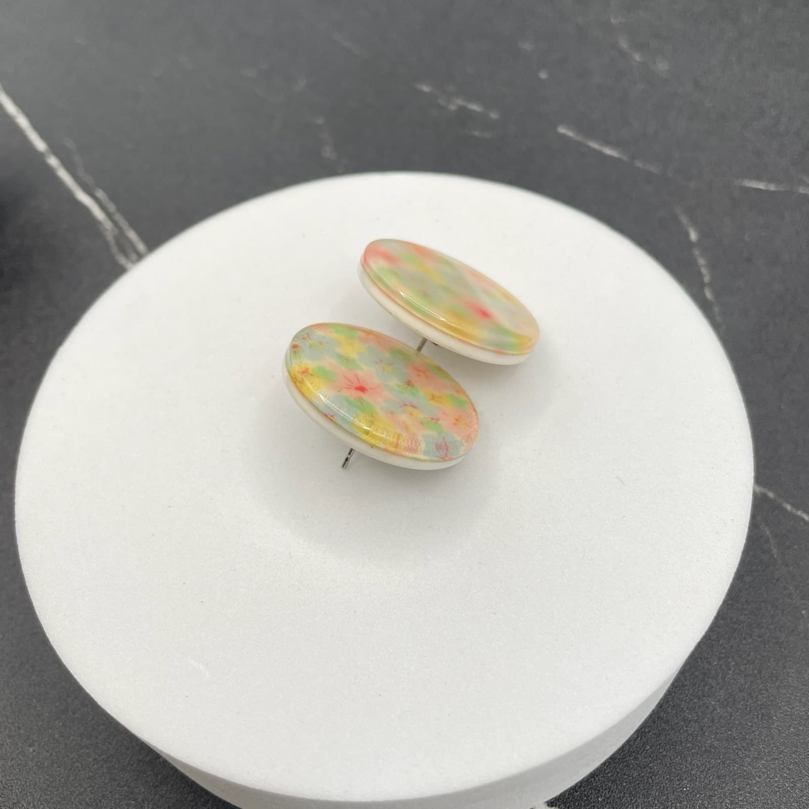 Vintage Pastel Pansy Flower Disk Pierced Silver-Toned Clip-On Stud Earrings - Thumbnail 5