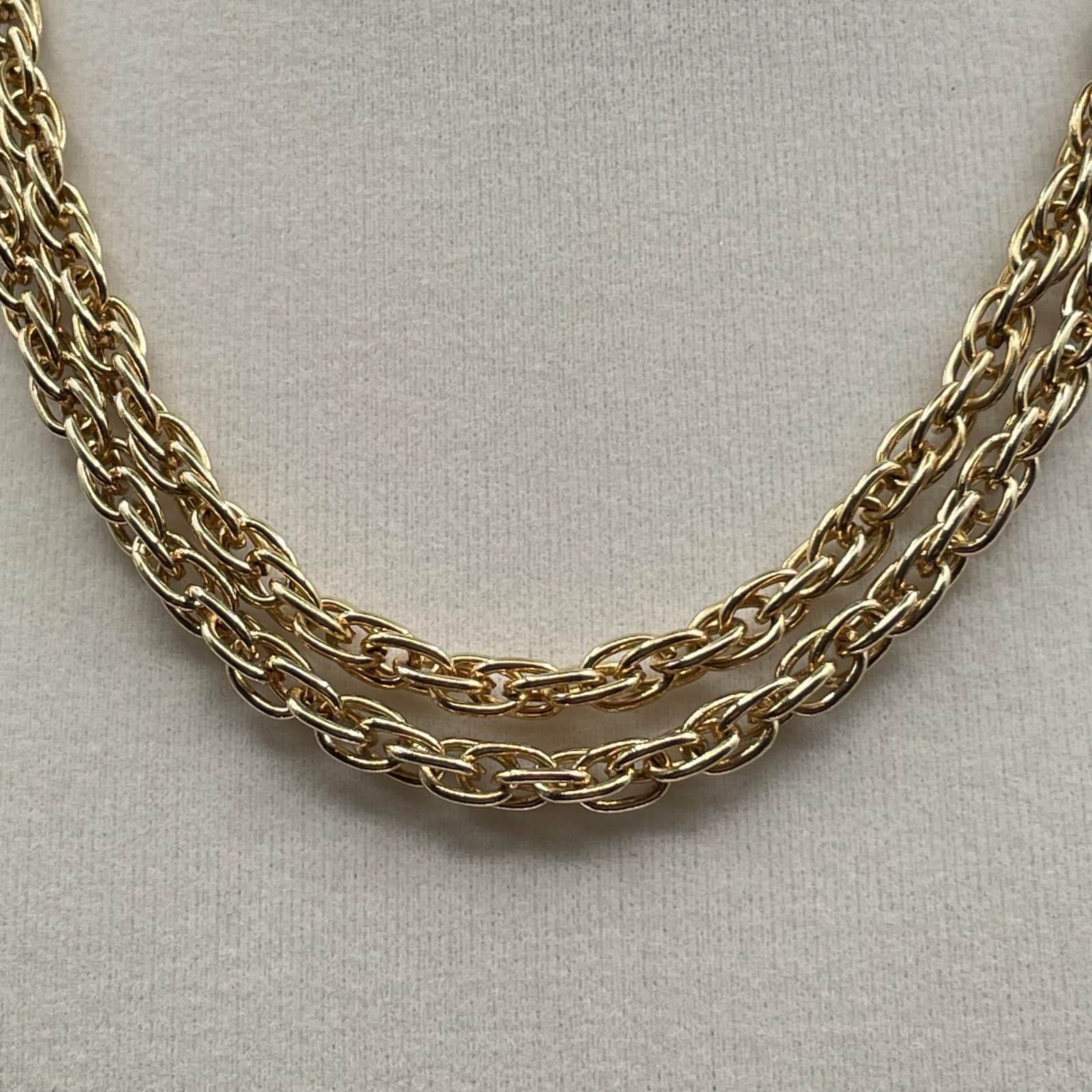 Vintage Gold-Tone Classic Braided Twist Chain Triple-Strand Push-Lock Necklace - Thumbnail 3