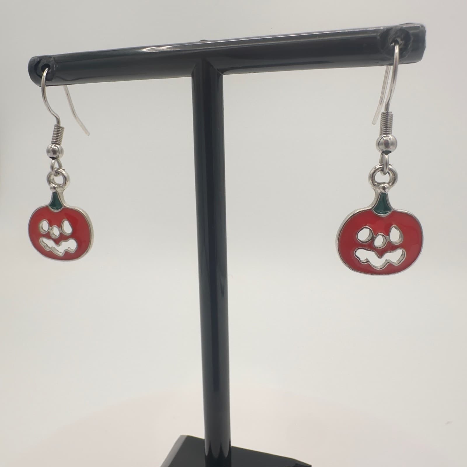 Vintage Halloween Jack-O’-Lantern Enamel Earrings Single Silver-Tone Dangle - Thumbnail 2