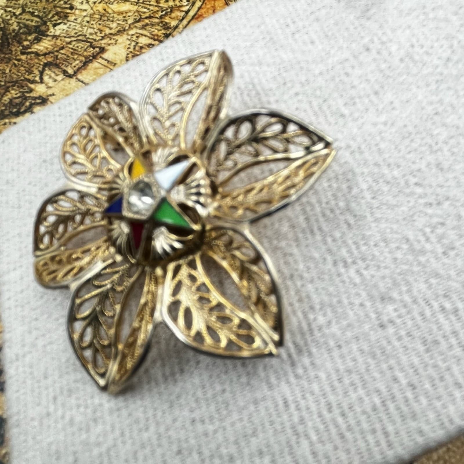 Vintage OES Eastern Star Gold Tone Filigree Brooch w/ Enamel & Rhinestones - Thumbnail 4