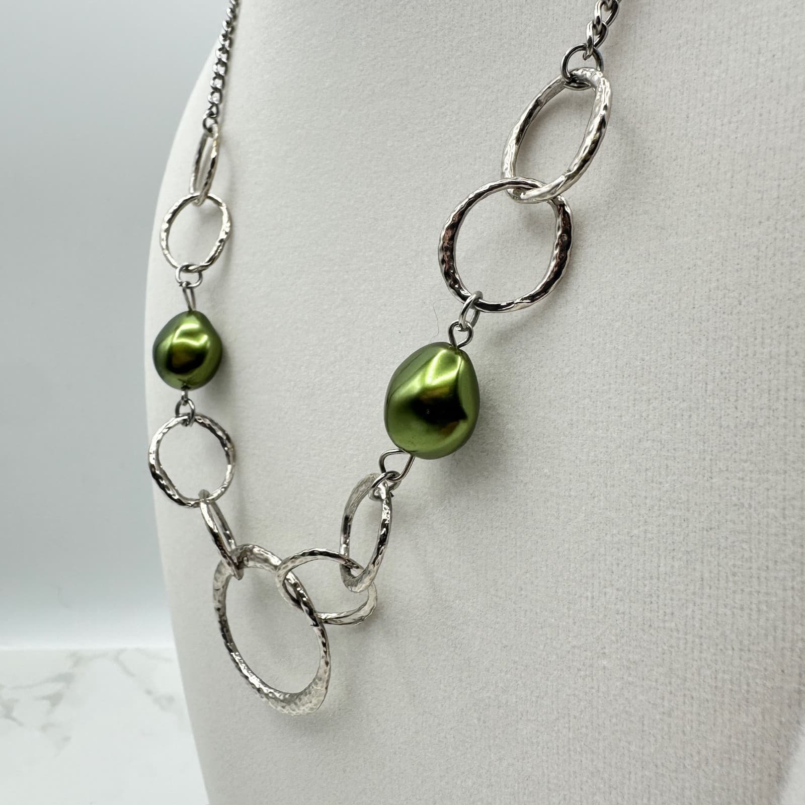 Vintage Silver-Tone Green Beaded Intertwined Lead Role Necklace Earrings Set - Thumbnail 8