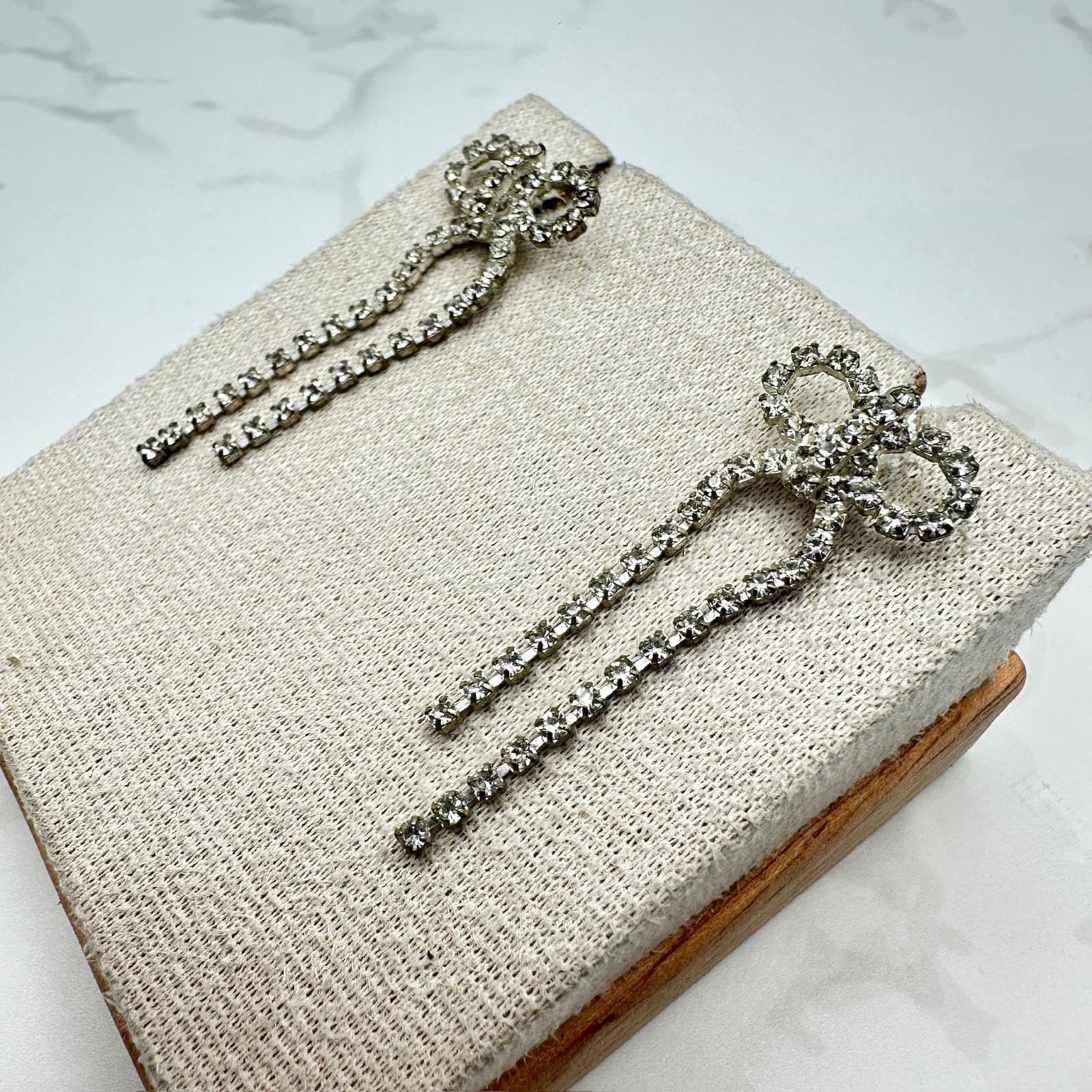 Vintage Clear White Rhinestone Bowknot Silver-Tone Retro Dangle Drop Earrings - Thumbnail 2