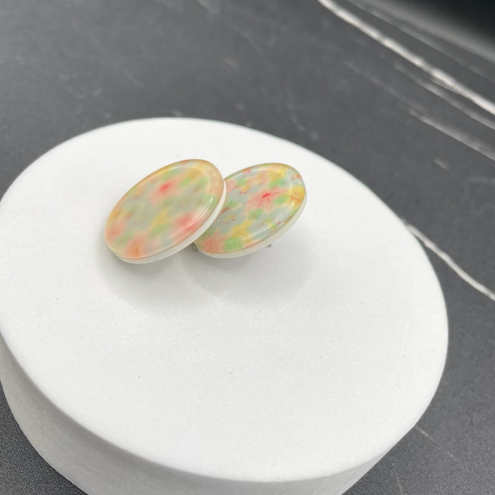 Vintage Pastel Pansy Flower Disk Pierced Silver-Toned Clip-On Stud Earrings - Thumbnail 3