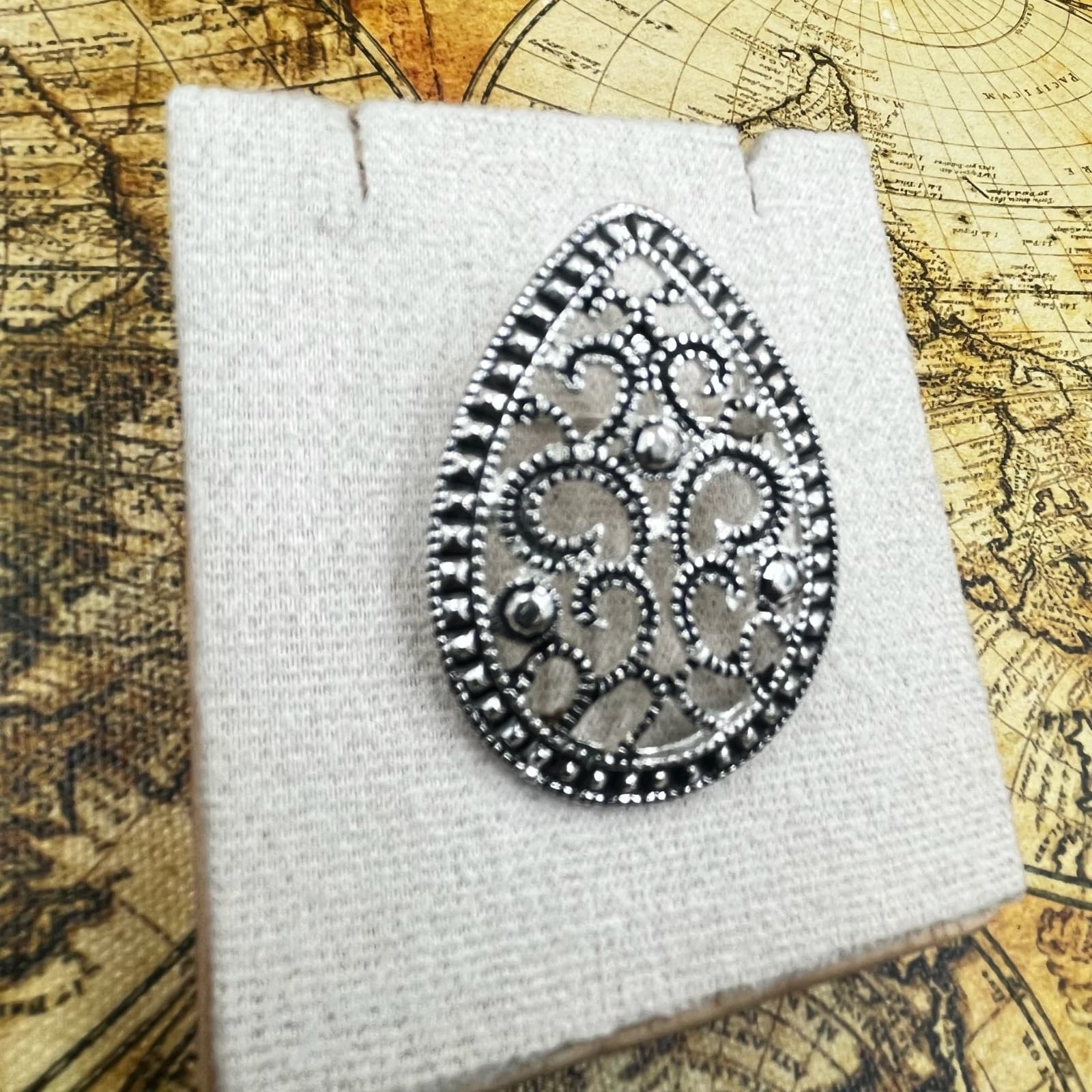 Vintage Vintage-Style Teardrop Filigree Brooch Silver Tone Pin - Thumbnail 2