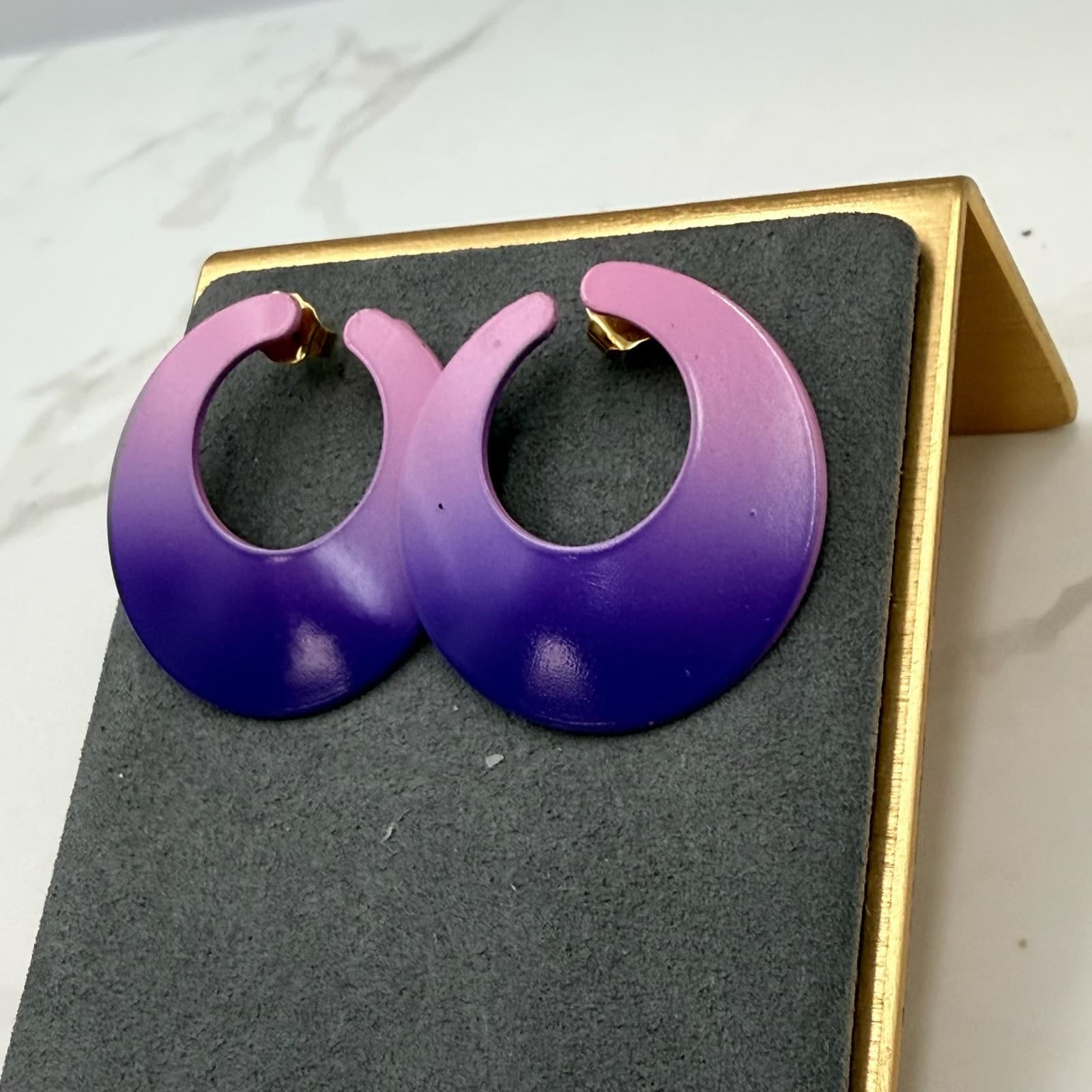 Vintage Charlotte Purple Gold-Toned Fashion Retro Circle Enamel Hoop Earrings - Image 1