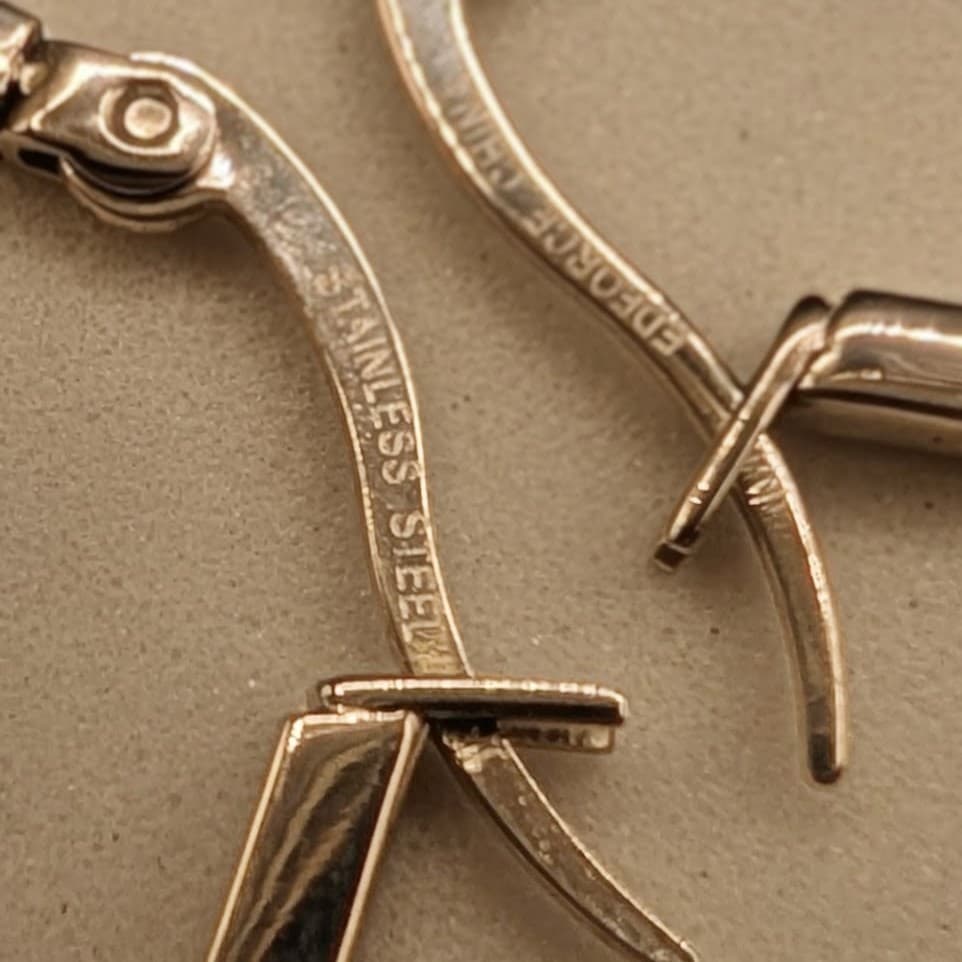 Vintage Silver Tone Heart Hoop Earrings Minimalist Modern Valentine Cute - Thumbnail 4