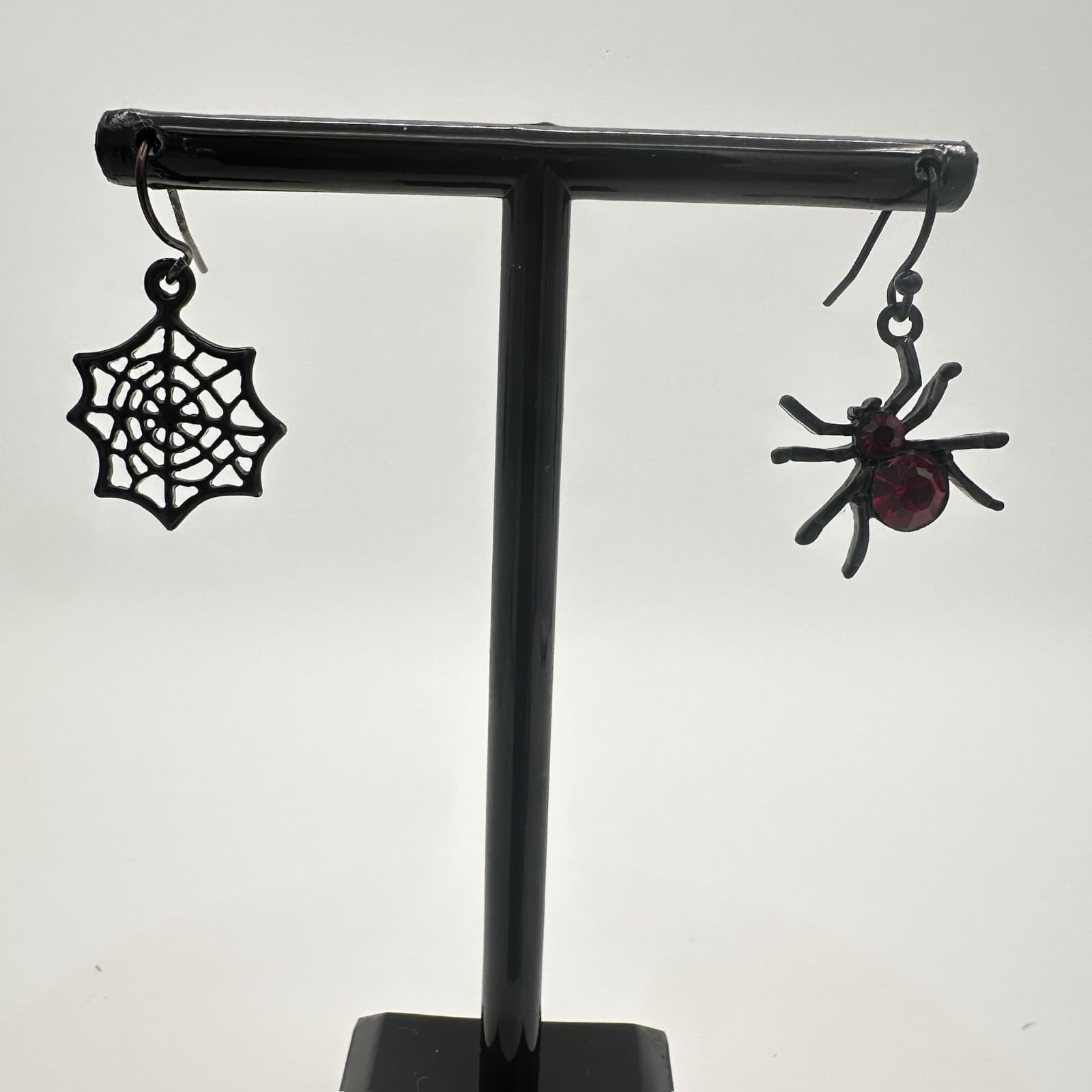 Vintage Halloween Mismatched Spider & Web Earrings Black Gothic Costume Dangles - Image 1