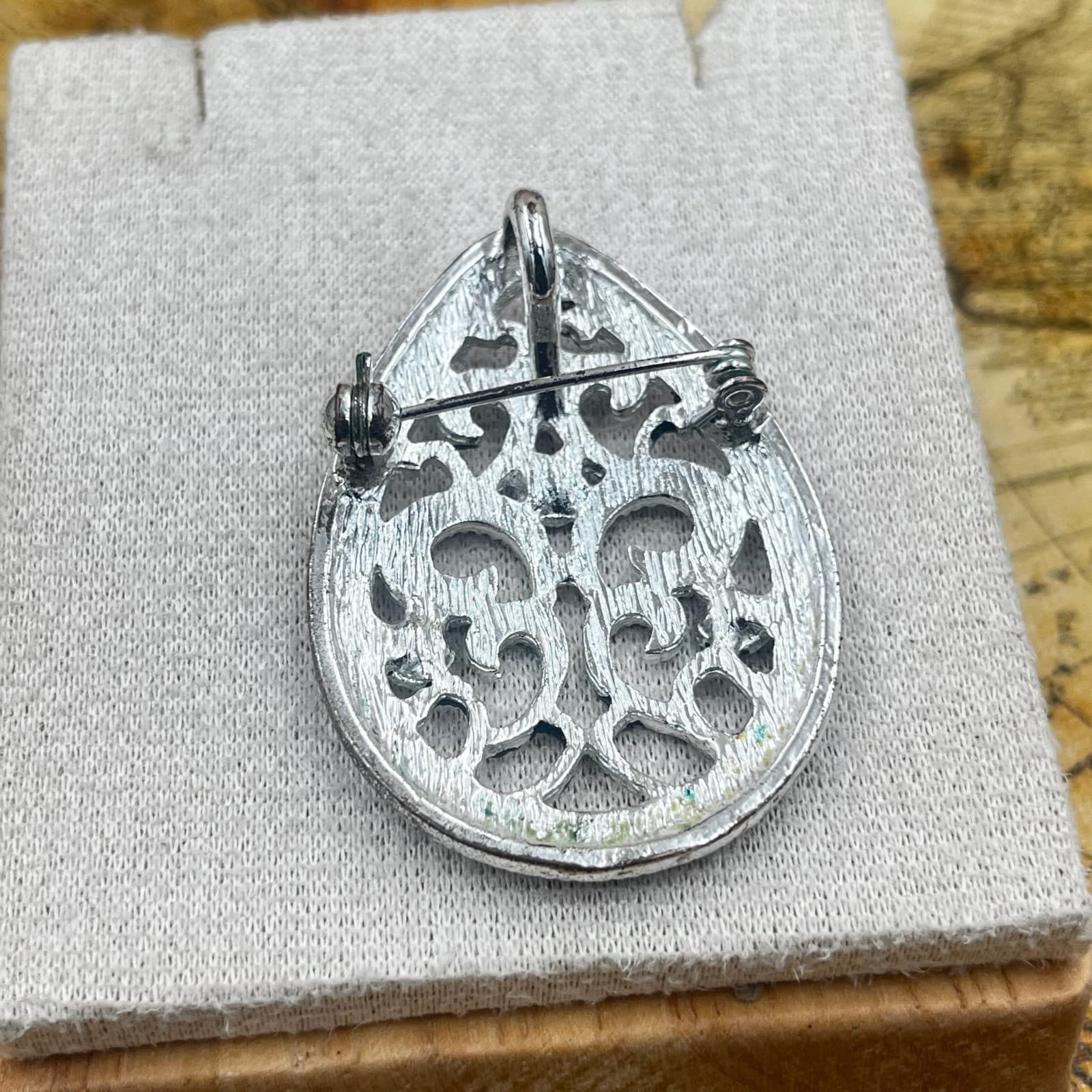 Vintage Vintage-Style Teardrop Filigree Brooch Silver Tone Pin - Thumbnail 4