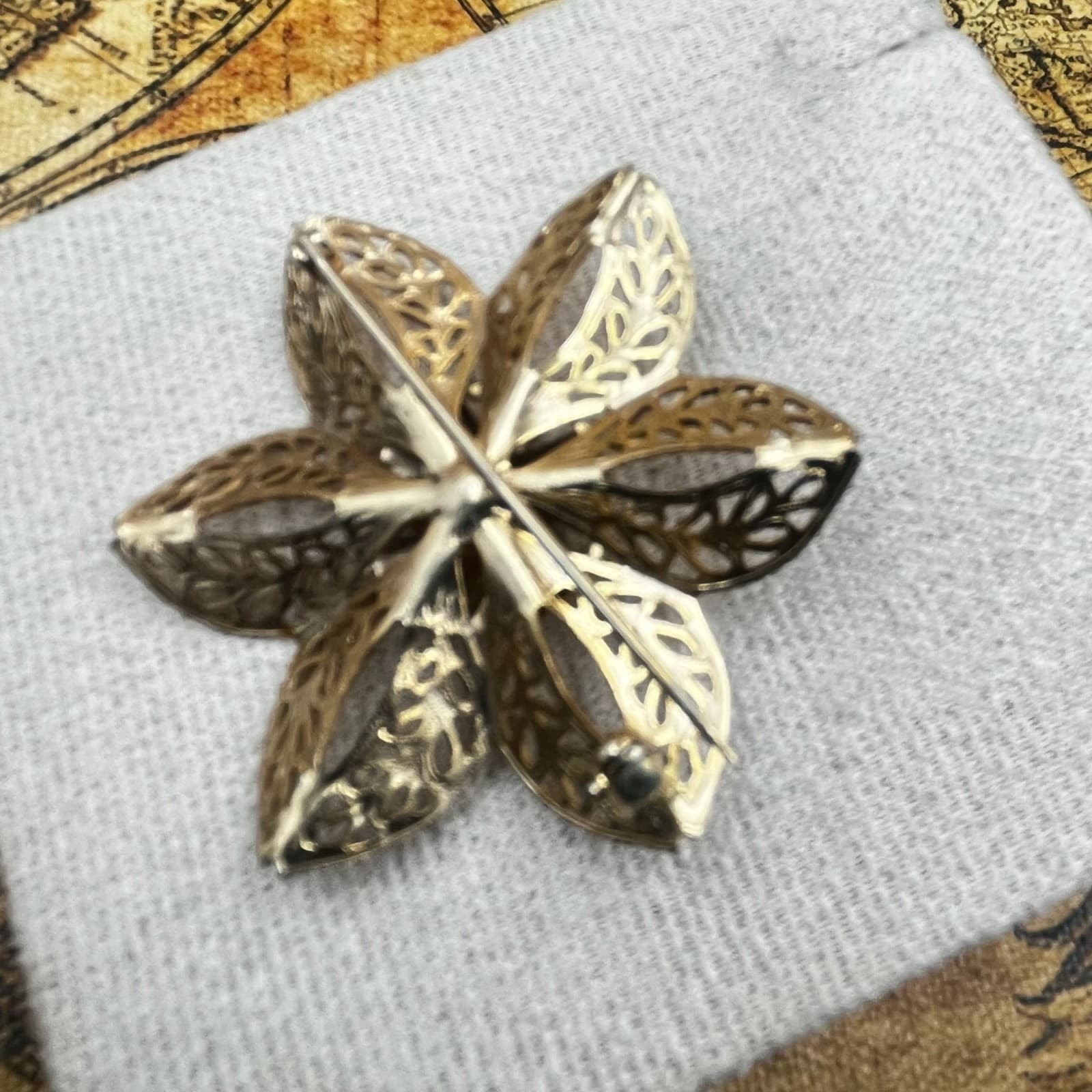 Vintage OES Eastern Star Gold Tone Filigree Brooch w/ Enamel & Rhinestones - Thumbnail 3