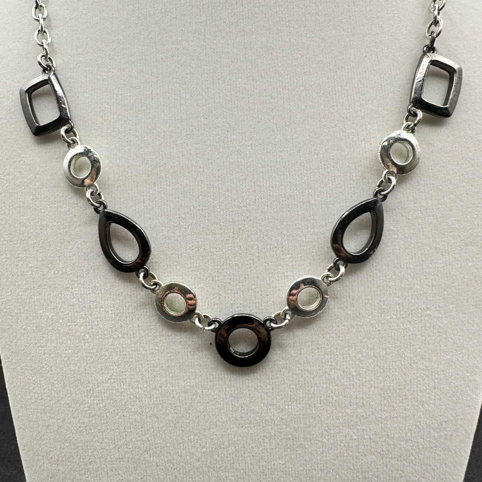 Vintage Liz Claiborne Dazed Silver-Tone Gunmetal Ring Chain Lobster Necklace - Thumbnail 2