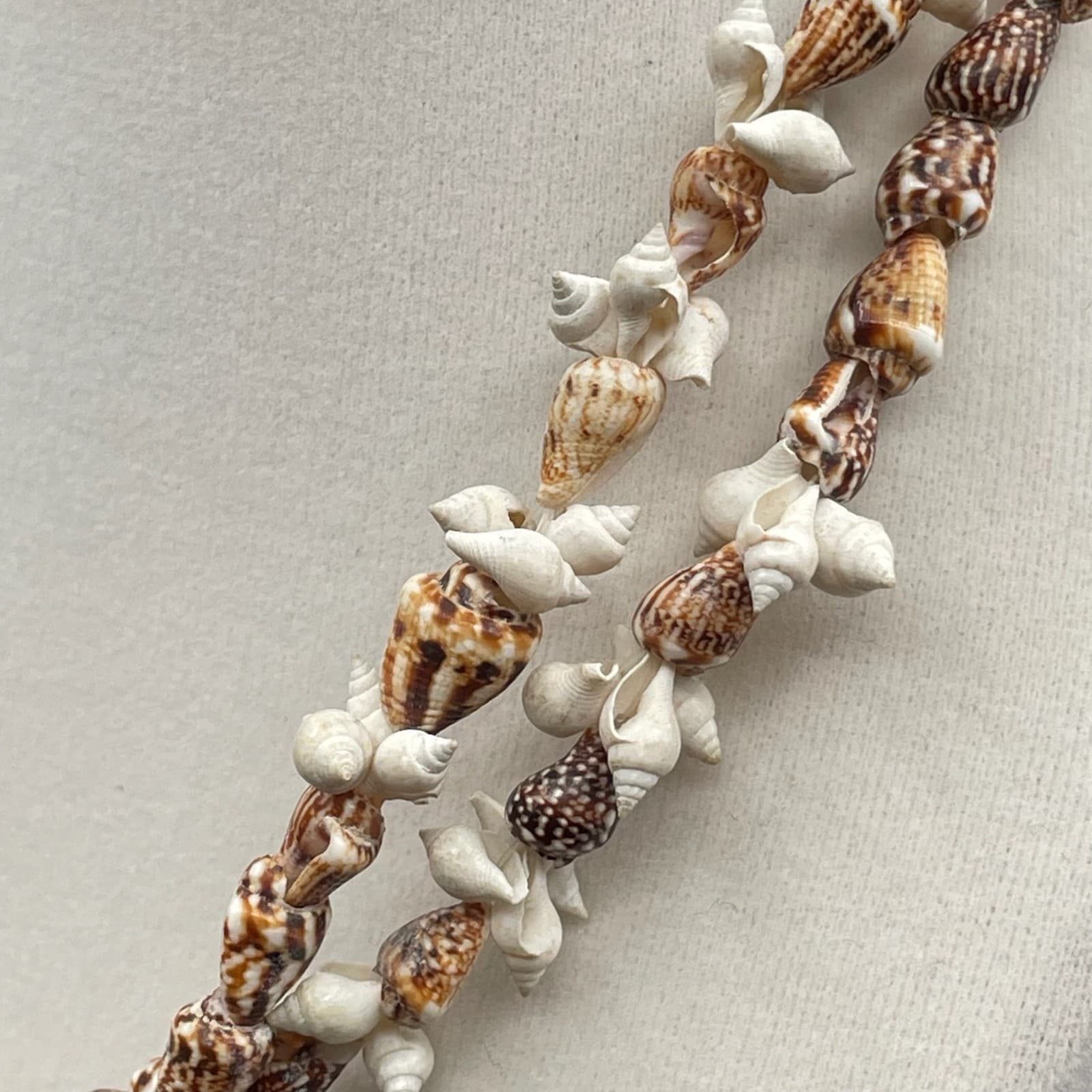 Vintage Beige Cord Classic Seashell Shell Double Stranded Beaded Curled Necklace - Thumbnail 7