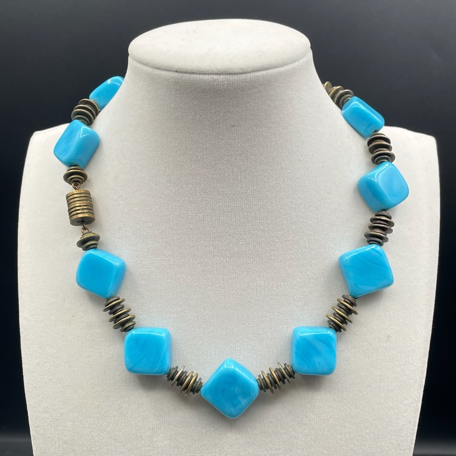Vintage Turquoise Stone Chunky Square Beaded Retro Classic Choker Necklace - Image 1