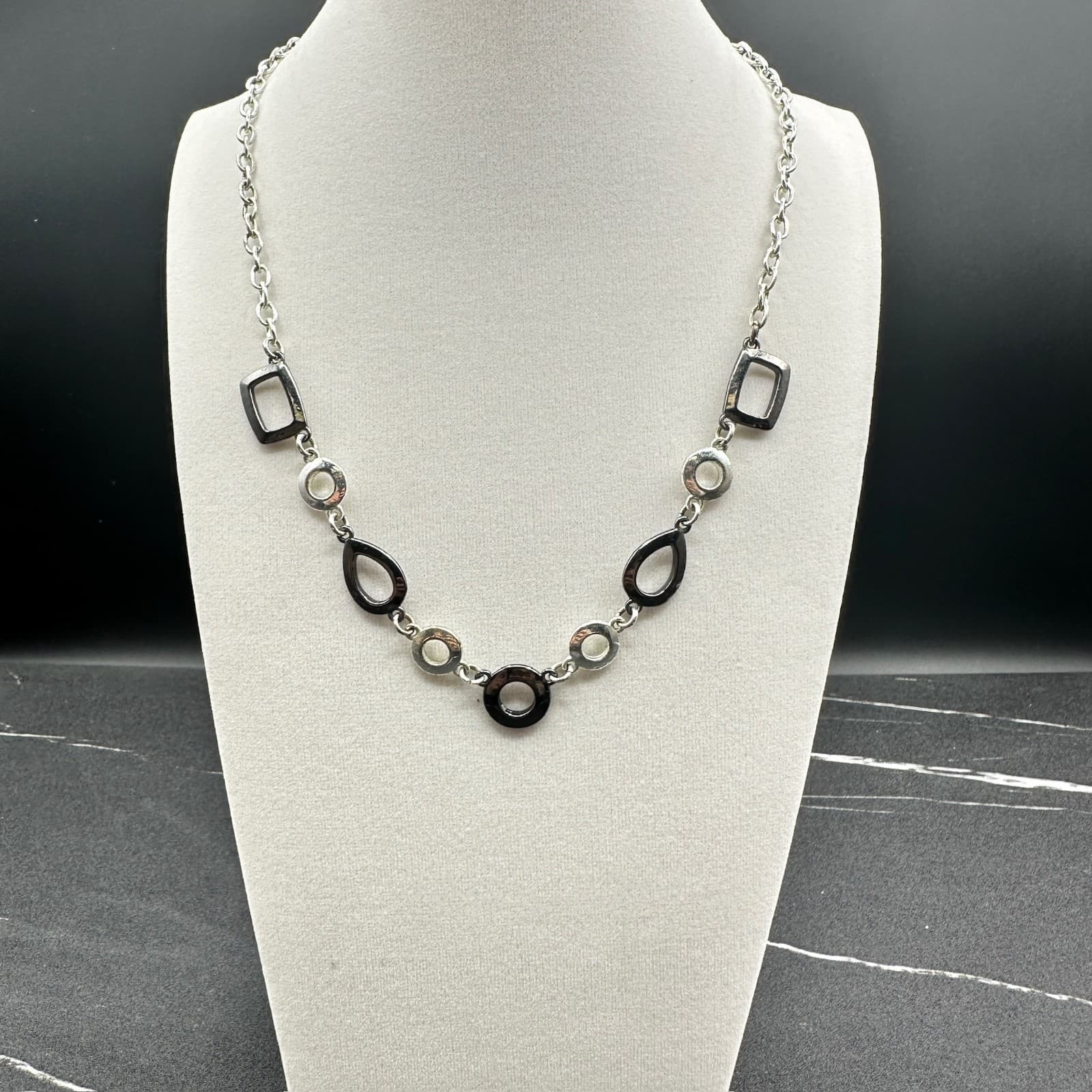 Vintage Liz Claiborne Dazed Silver-Tone Gunmetal Ring Chain Lobster Necklace - Image 1