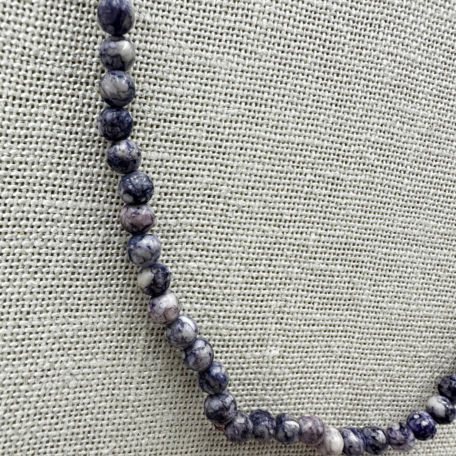 Vintage Purple & White Mottled Marble Fashion Retro Classic Beaded Necklace - Thumbnail 3