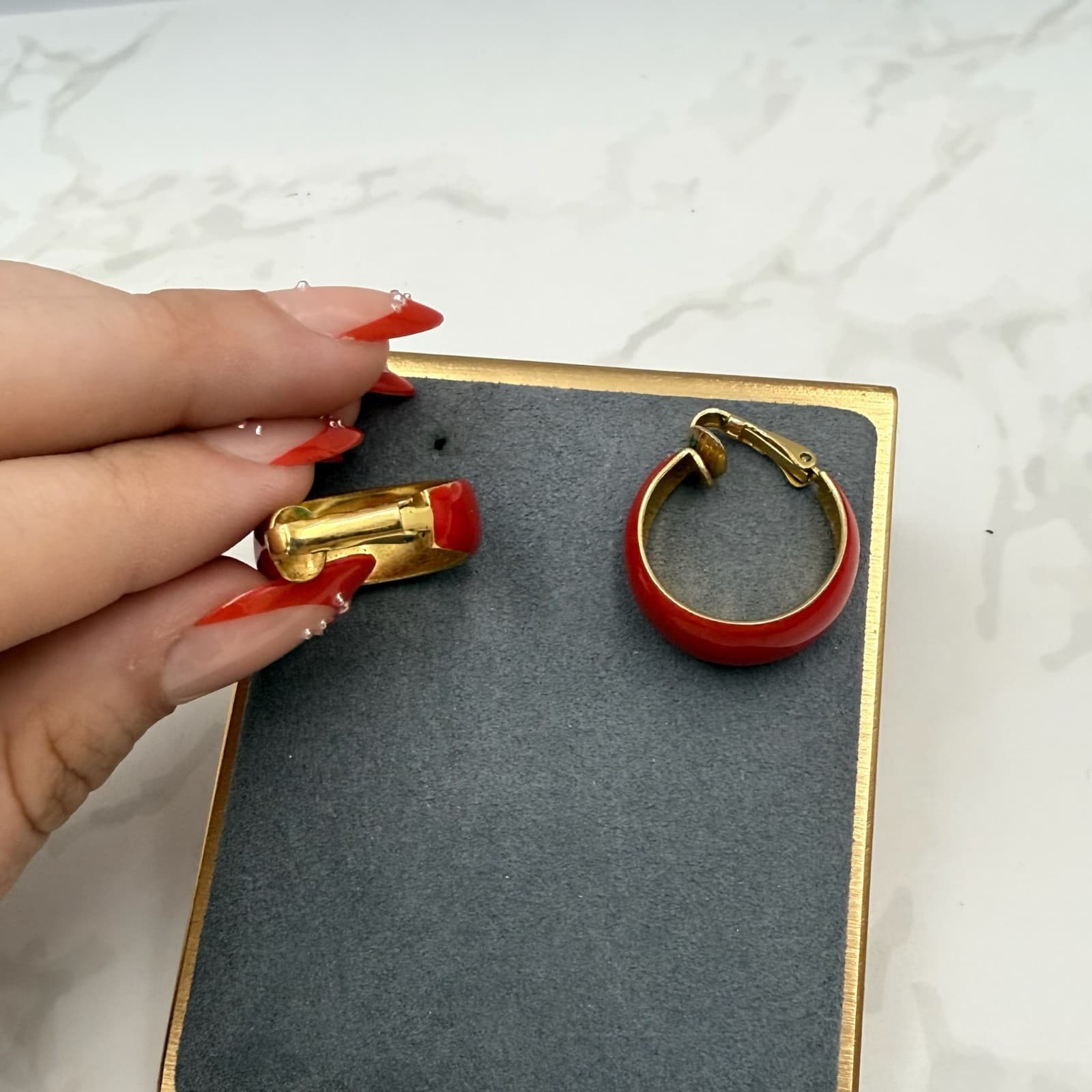 Vintage Womens Red Acrylic Retro Rockabilly Hoop Beauty & Fashion Earrings - Thumbnail 4