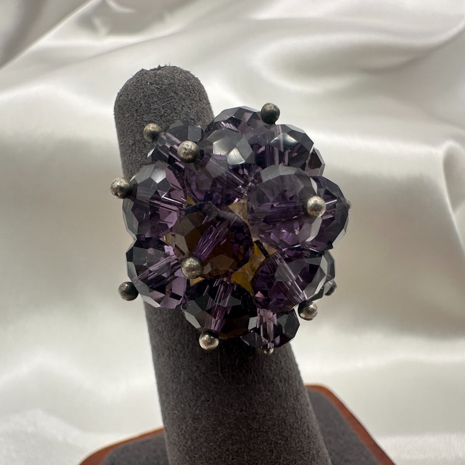 VTG Y2K Silver Tone Purple Beaded Statement Ring Women's Classic Fashion Jewelry - Image 1