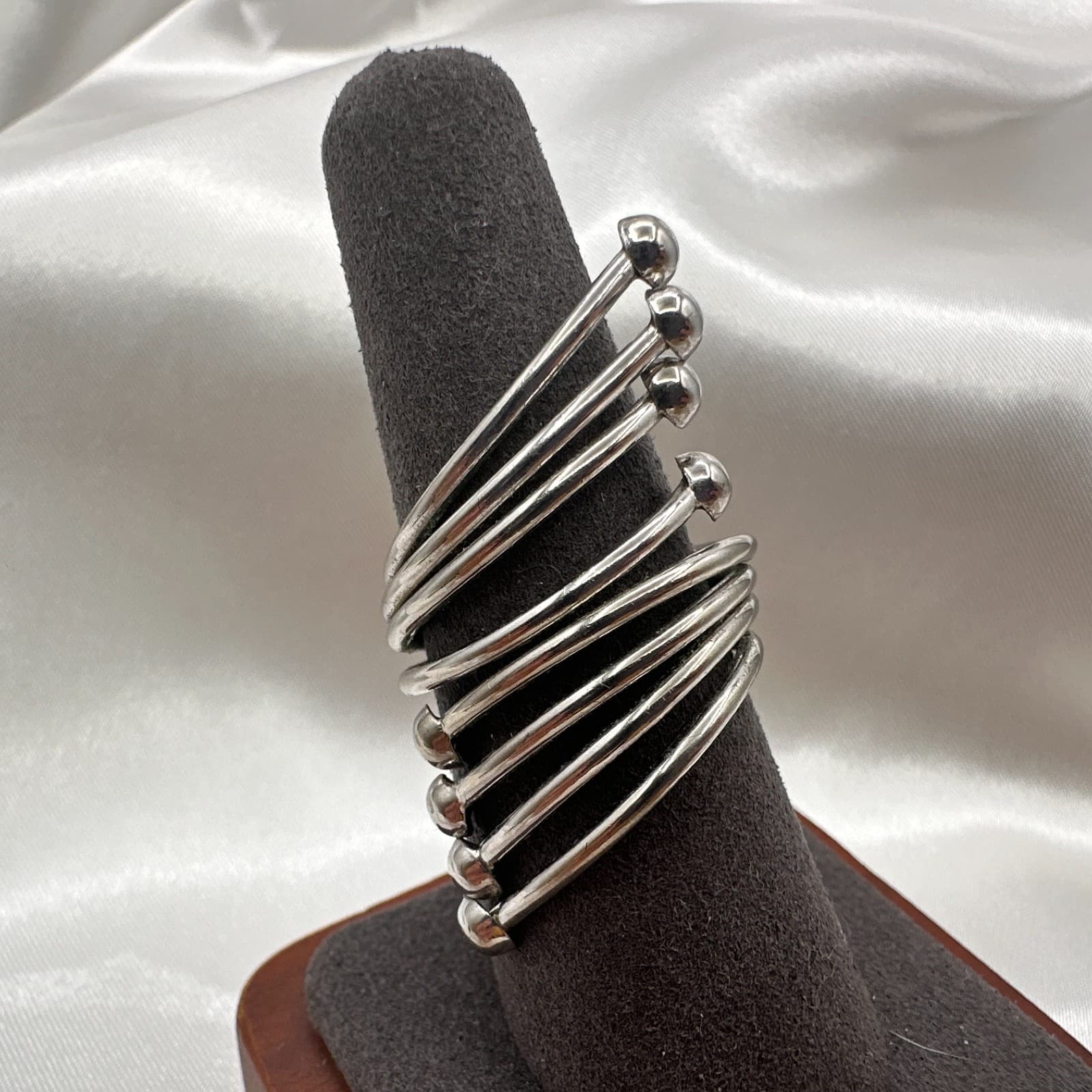 Vintage Y2K Silver Tone Memory Wire Wrap Ring Women's Classic Fashion Jewelry - Image 1