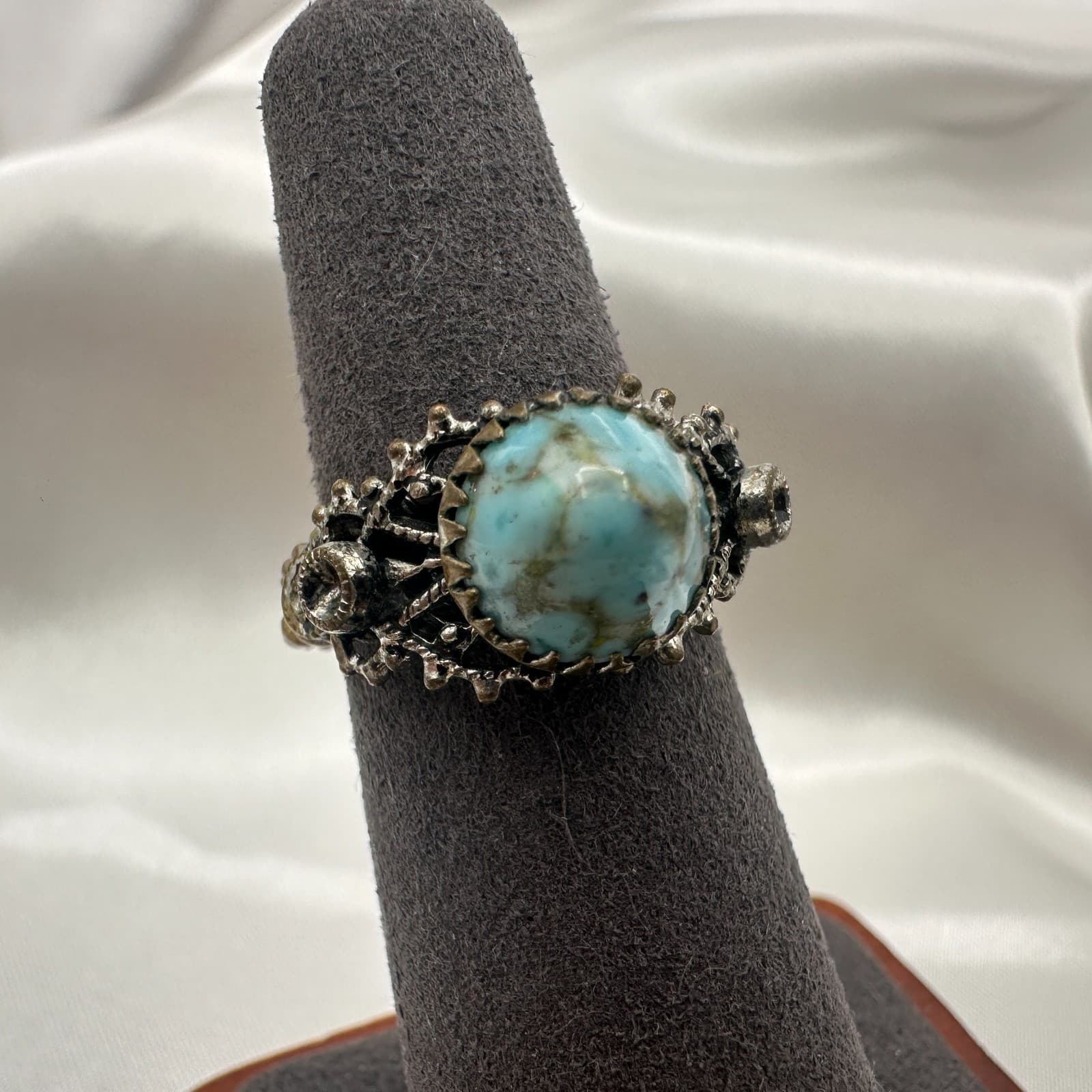 Vintage Y2K Silver Tone Turquoise Statement Ring Women's Classic Fashion Jewelry - Image 1