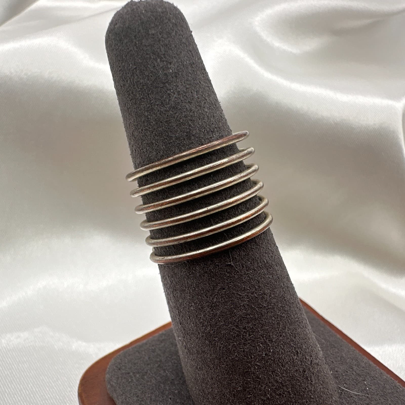 Vintage Y2K Silver Tone Spiral Coil Wrap Ring Women's Classic Fashion Jewelry - Image 1