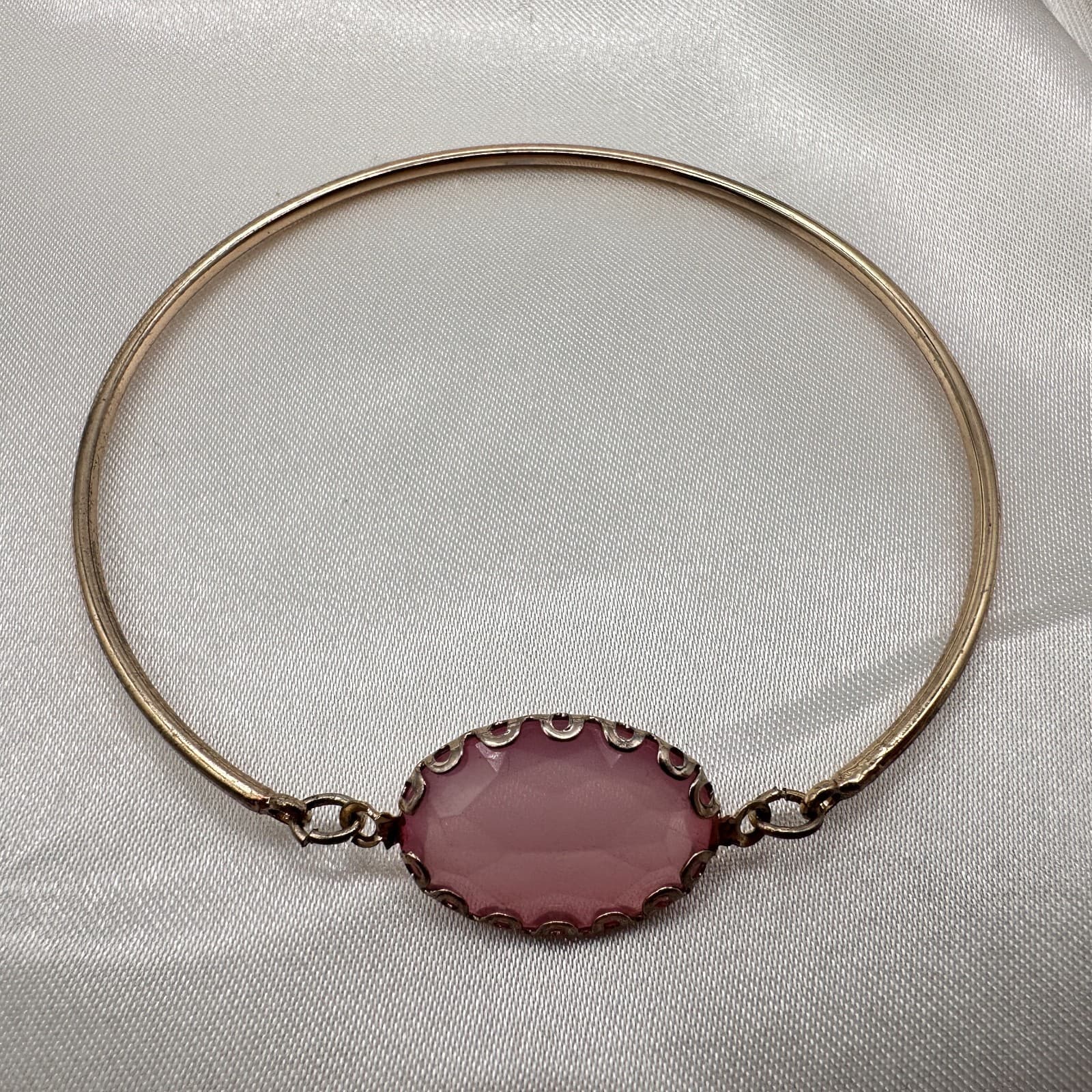 Vintage 80s Gold Tone Oval Lucite Stone Eternity Style Bangle Bracelet Jewelry - Thumbnail 3