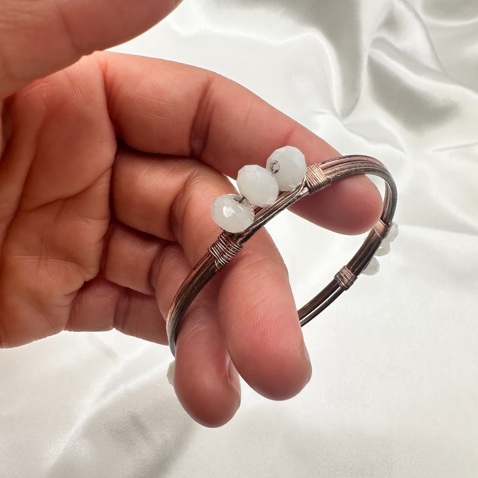 Vintage 80s Tribal Style Bangle Strand Wire Wrap White Beaded Bracelet Jewelry - Thumbnail 6