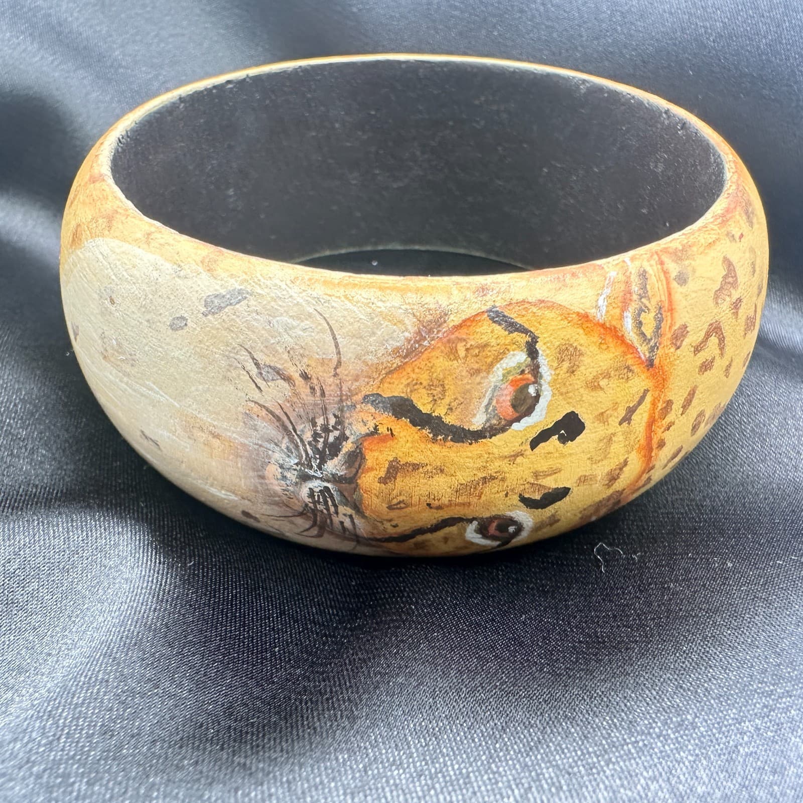 Vintage 90s Wooden Tiger Face Bangle Wide Exotic Animal Print Bracelet Jewelry - Thumbnail 7