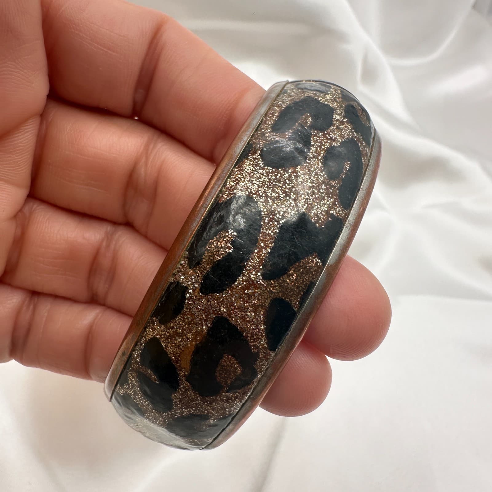 Vintage 80s Leopard Bangle Wide Cheetah Animal Print Sparkle Bracelet Jewelry - Thumbnail 6