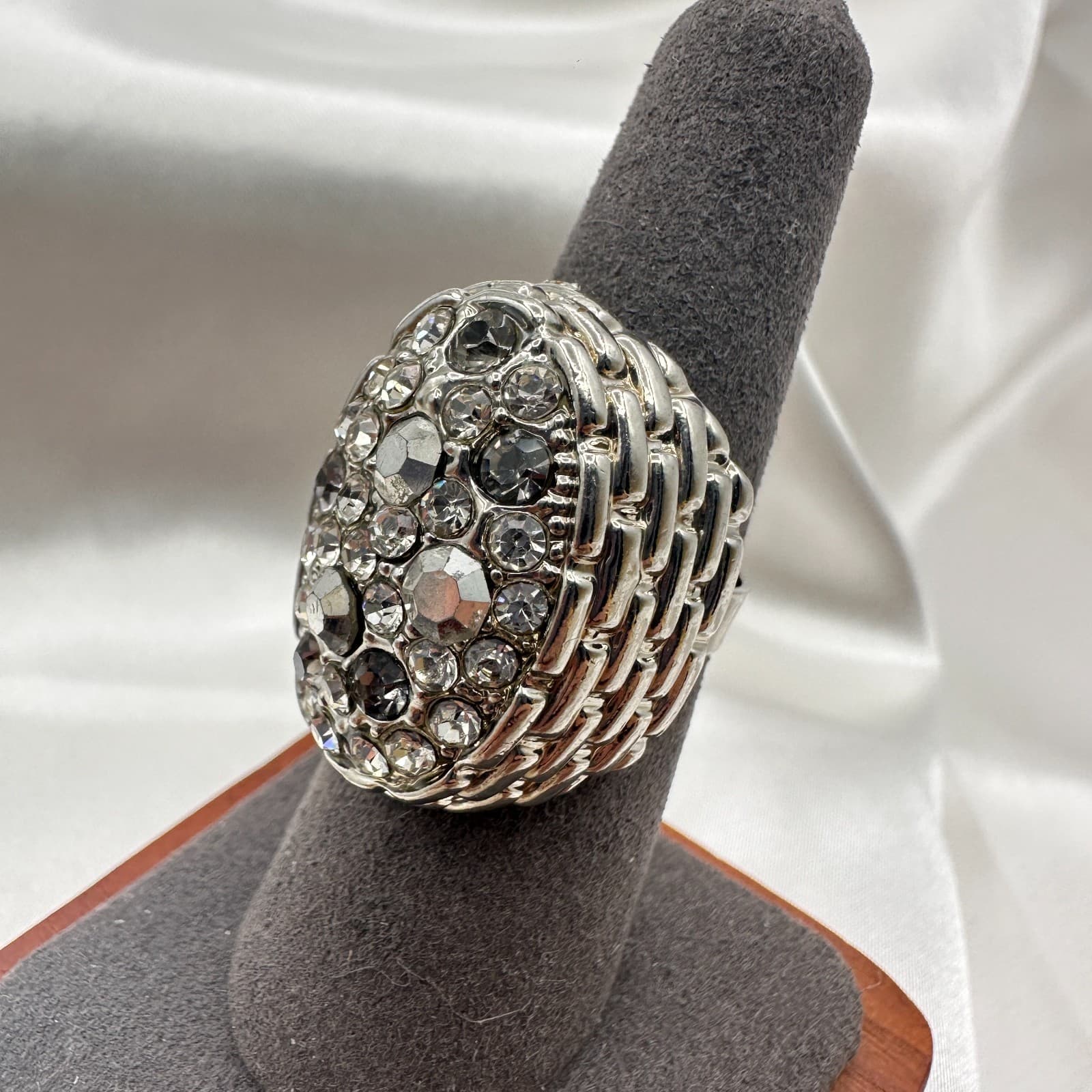 Vintage Y2K Silver Tone Basket Weave Rhinestone Ring Women's Classic Jewelry - Thumbnail 4