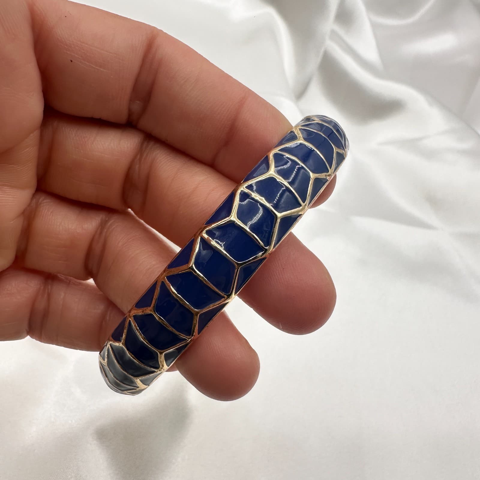 Vintage 80s Navy Enamel Bangle Gilde Honeycomb Lattice Statement Classic Jewelry - Thumbnail 7