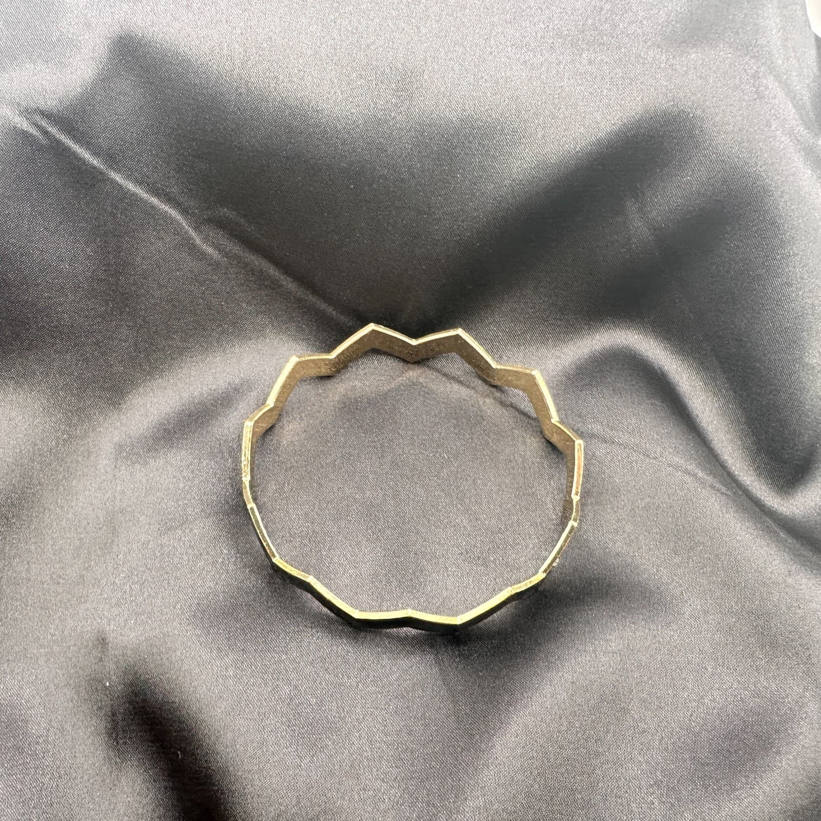 Vintage 80s Gold Tone Zig Zag Bangle Bracelet Black Enamel Geometric Mod Jewelry - Thumbnail 7