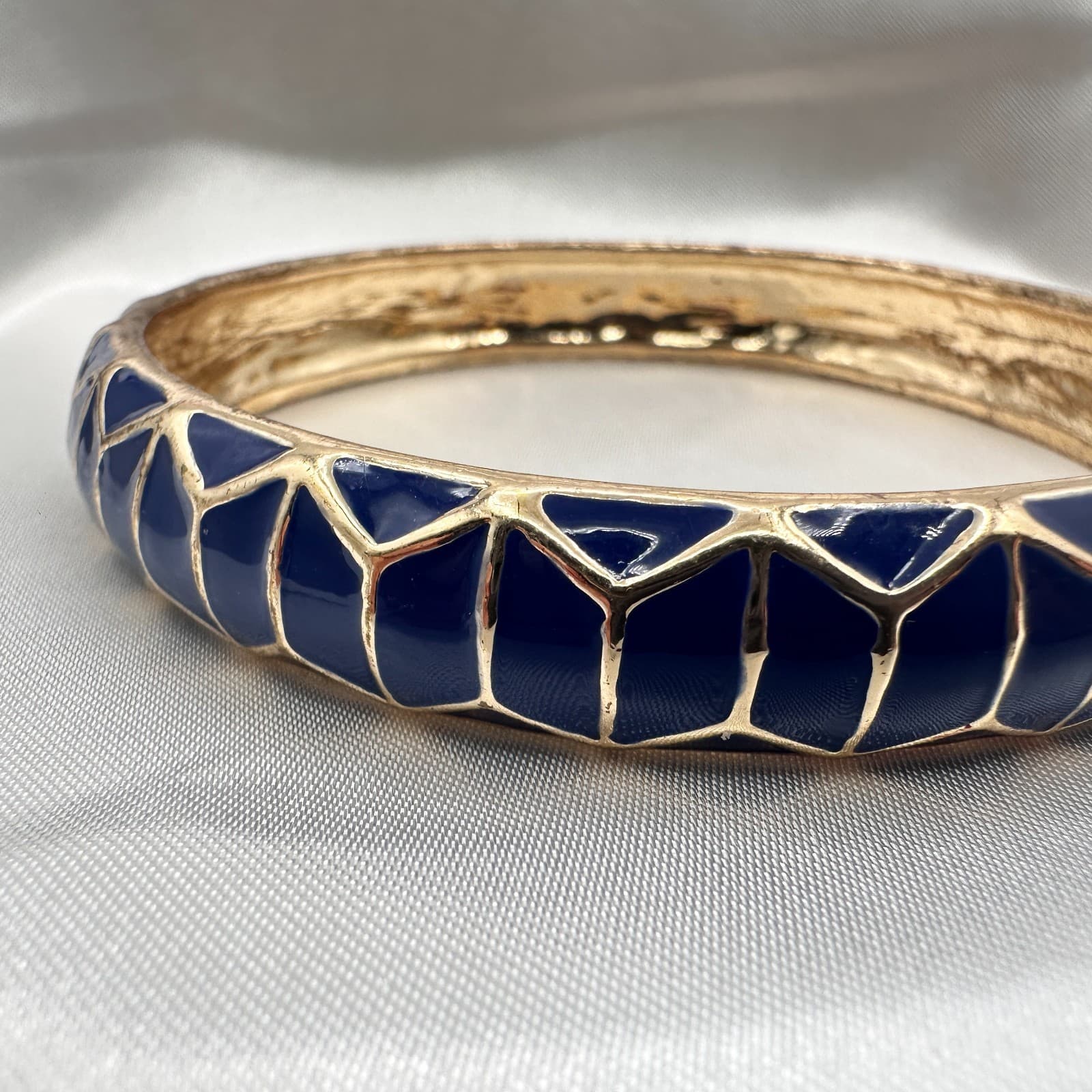 Vintage 80s Navy Enamel Bangle Gilde Honeycomb Lattice Statement Classic Jewelry - Thumbnail 6