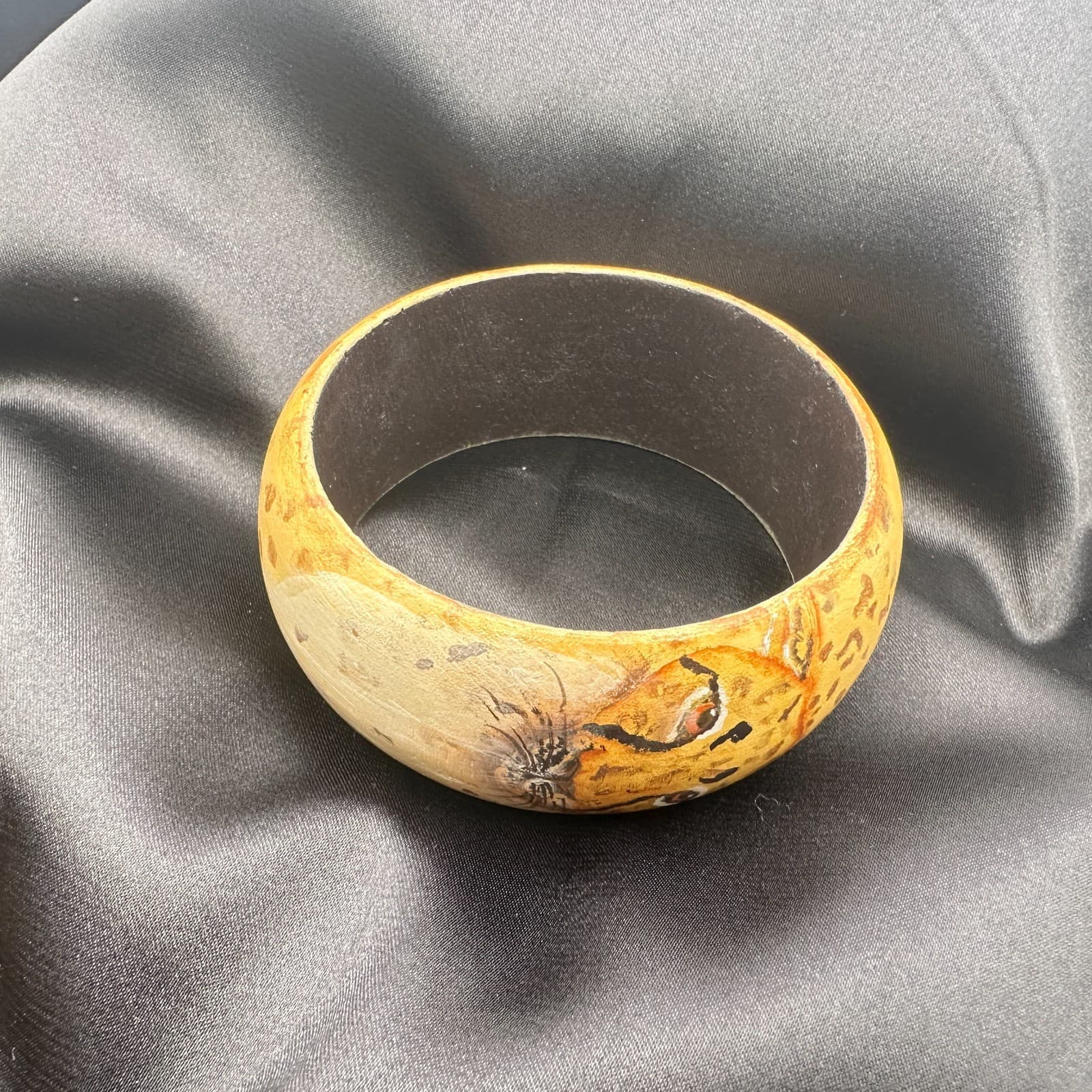 Vintage 90s Wooden Tiger Face Bangle Wide Exotic Animal Print Bracelet Jewelry - Thumbnail 8