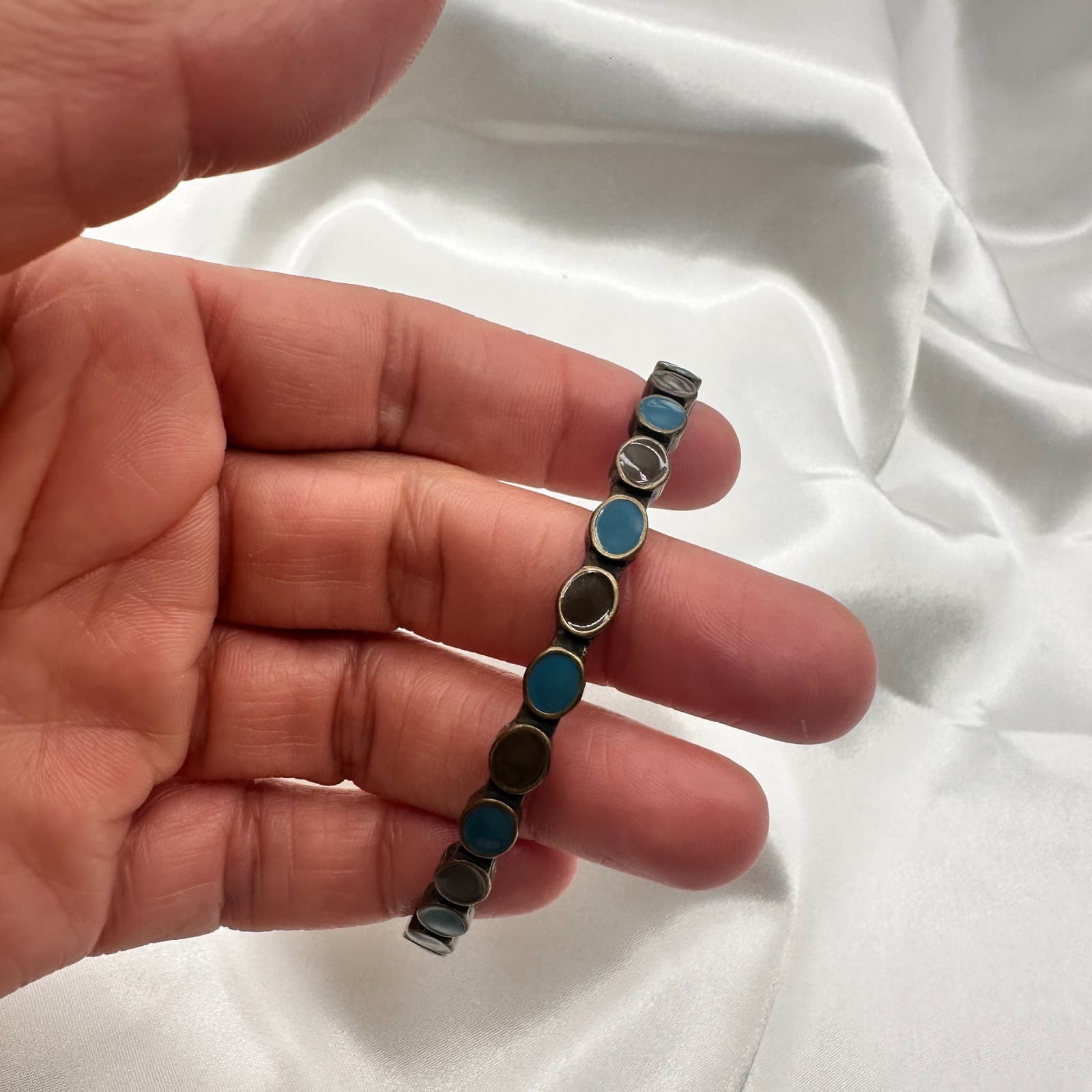 Vintage 80s Style Scalloped Edge Bangle Inlay Teal Blue Circular Classic Jewelry - Thumbnail 4