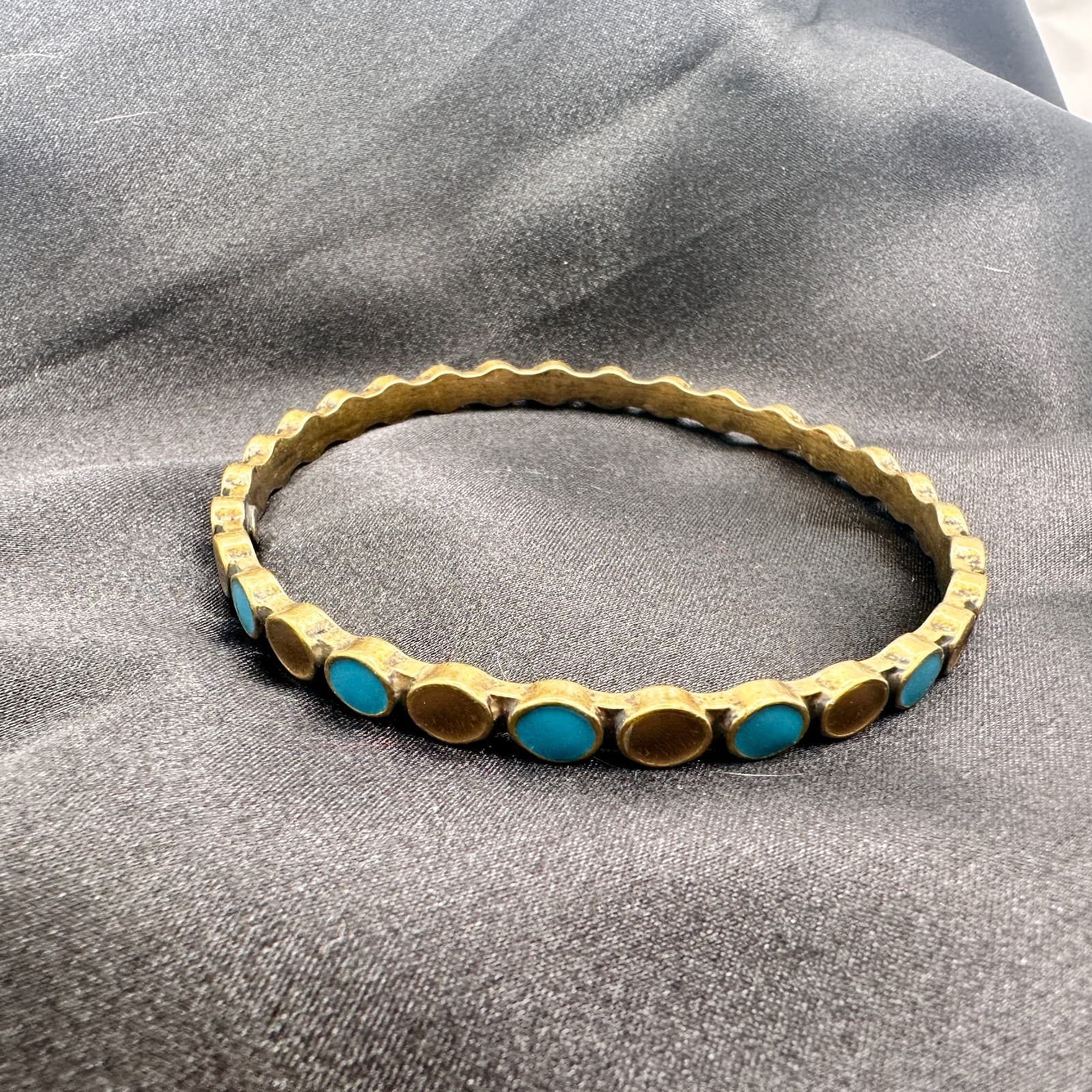 Vintage 80s Style Scalloped Edge Bangle Inlay Teal Blue Circular Classic Jewelry - Thumbnail 5