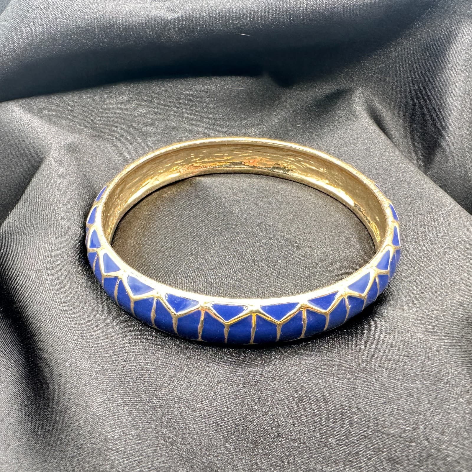 Vintage 80s Navy Enamel Bangle Gilde Honeycomb Lattice Statement Classic Jewelry - Thumbnail 2