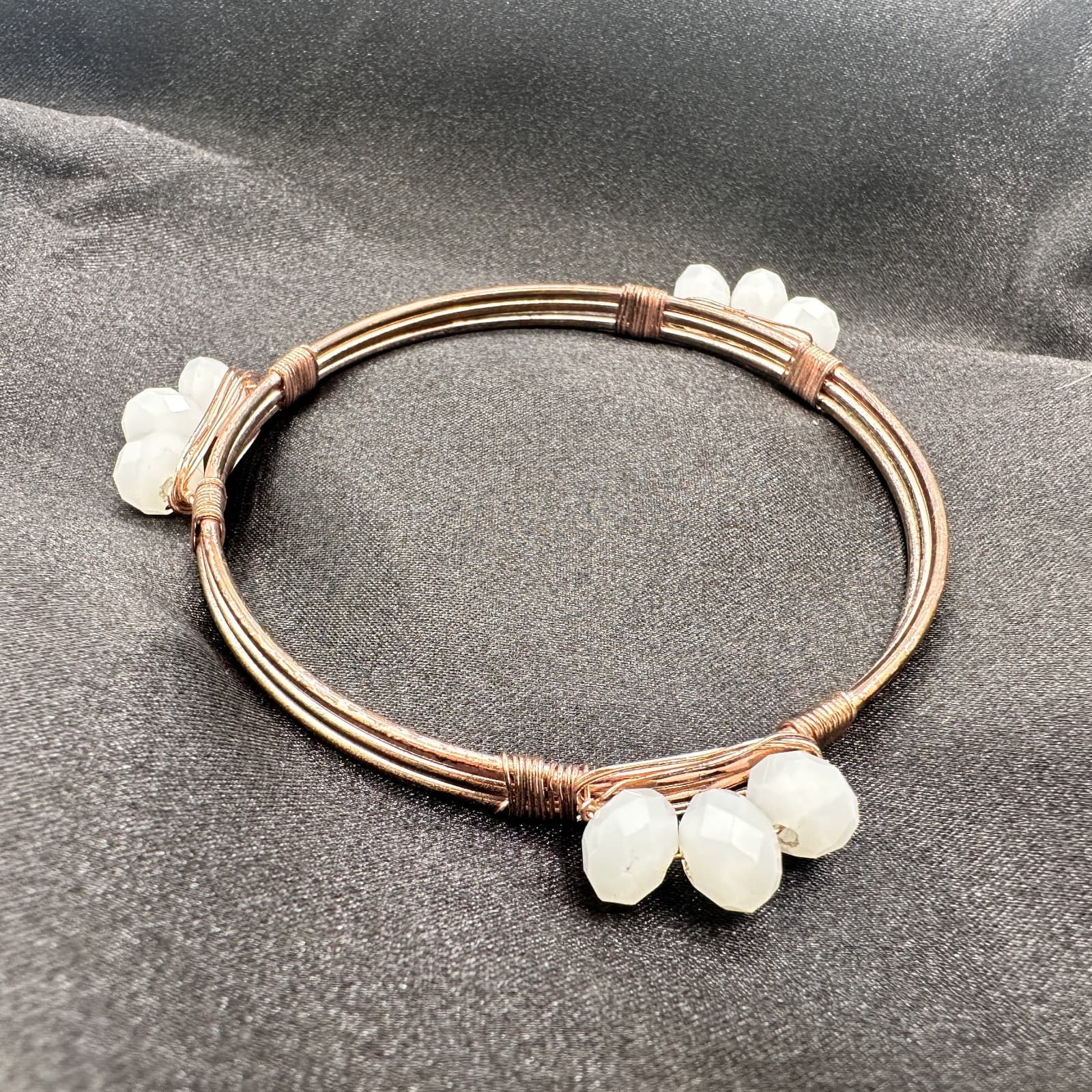 Vintage 80s Tribal Style Bangle Strand Wire Wrap White Beaded Bracelet Jewelry - Thumbnail 7