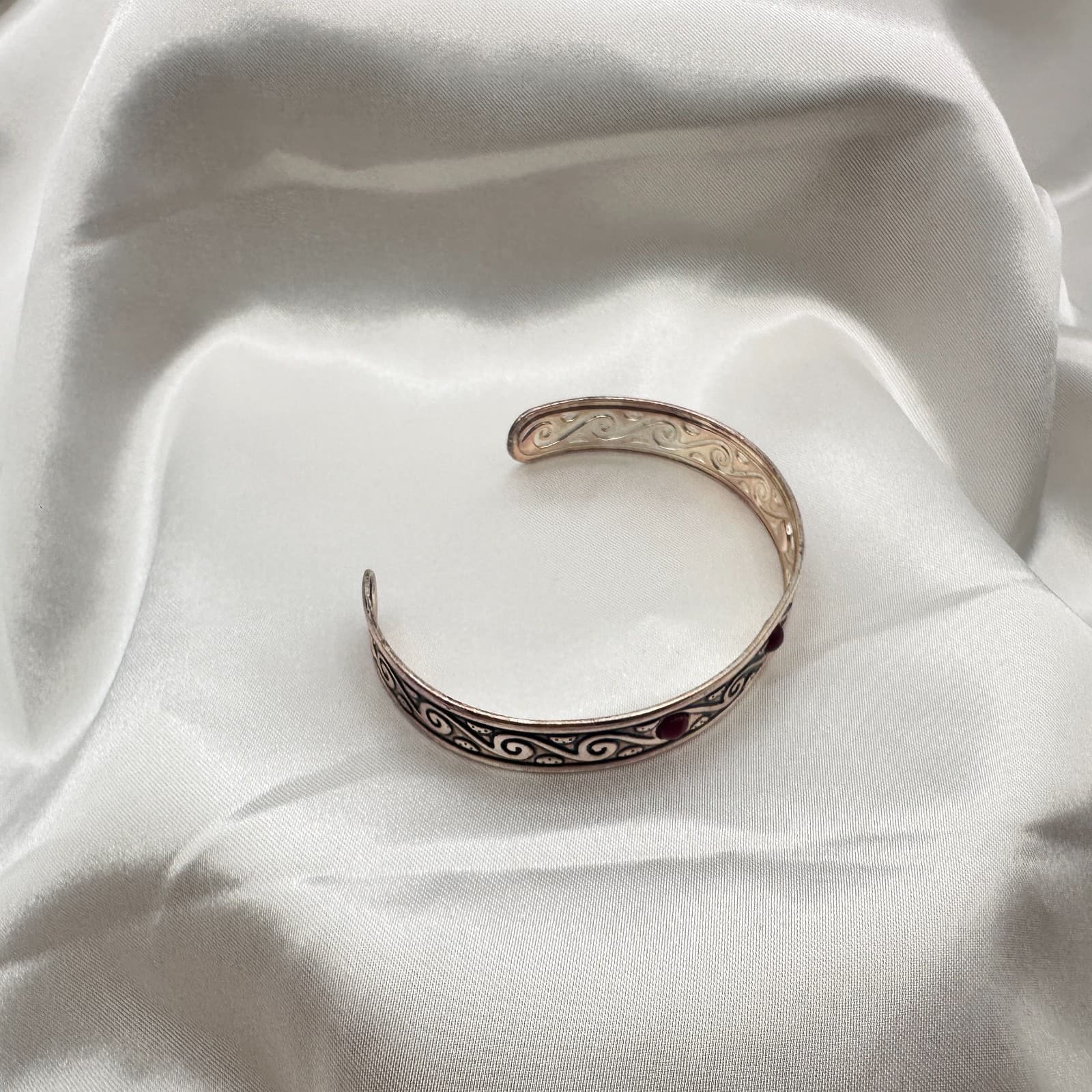 Vintage 90s Silver Tone Red Glass Scroll Cuff Bracelet Boho Ethnic Jewelry - Thumbnail 5