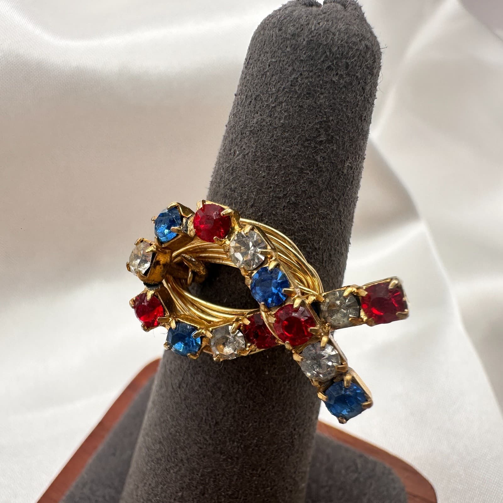 VTG Y2K Gold Tone Rhinestones Statement Bow Ring Women's Classic Fashion Jewelry - Thumbnail 3