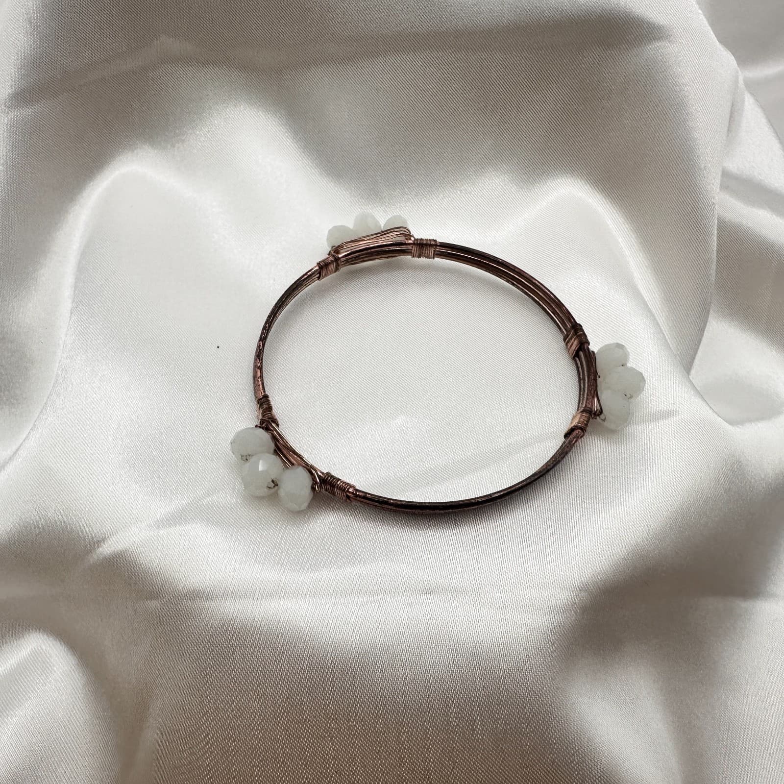 Vintage 80s Tribal Style Bangle Strand Wire Wrap White Beaded Bracelet Jewelry - Thumbnail 2