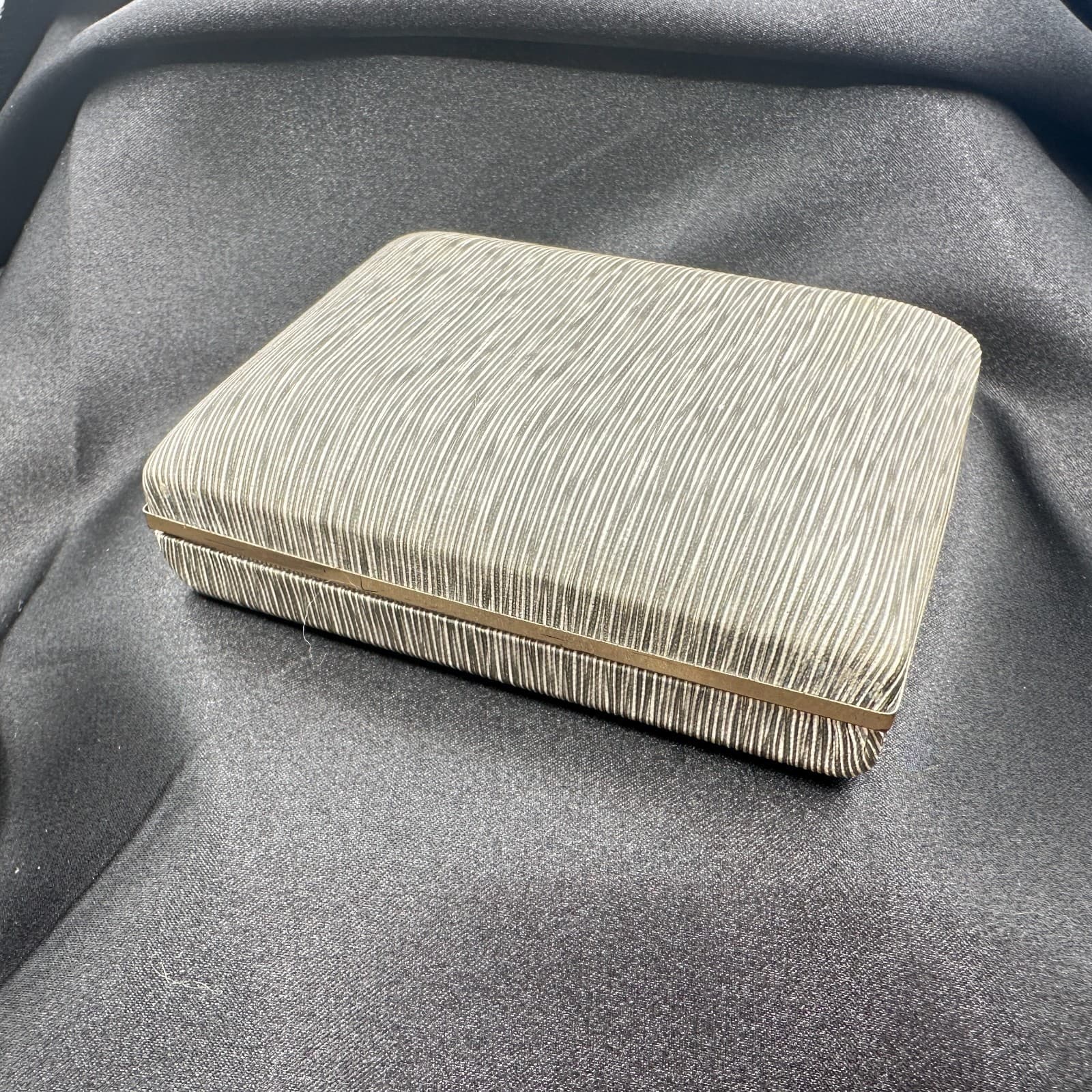 Vintage 80s Krementz Grey Textured Silk Presentation Box Gold Tone Trim Jewelry - Thumbnail 6