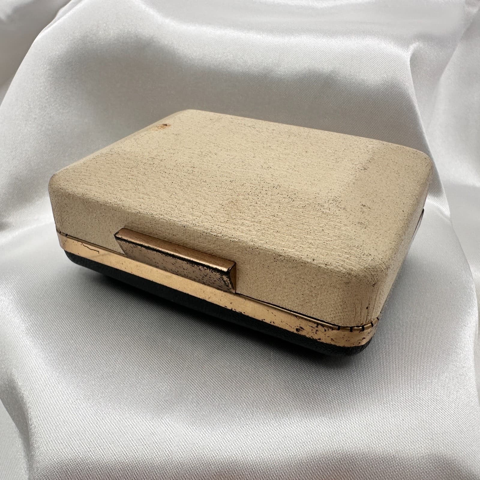 Vintage 80s Krementz Cream Textured Silk Presentation Box Gold Tone Trim Jewelry - Image 1
