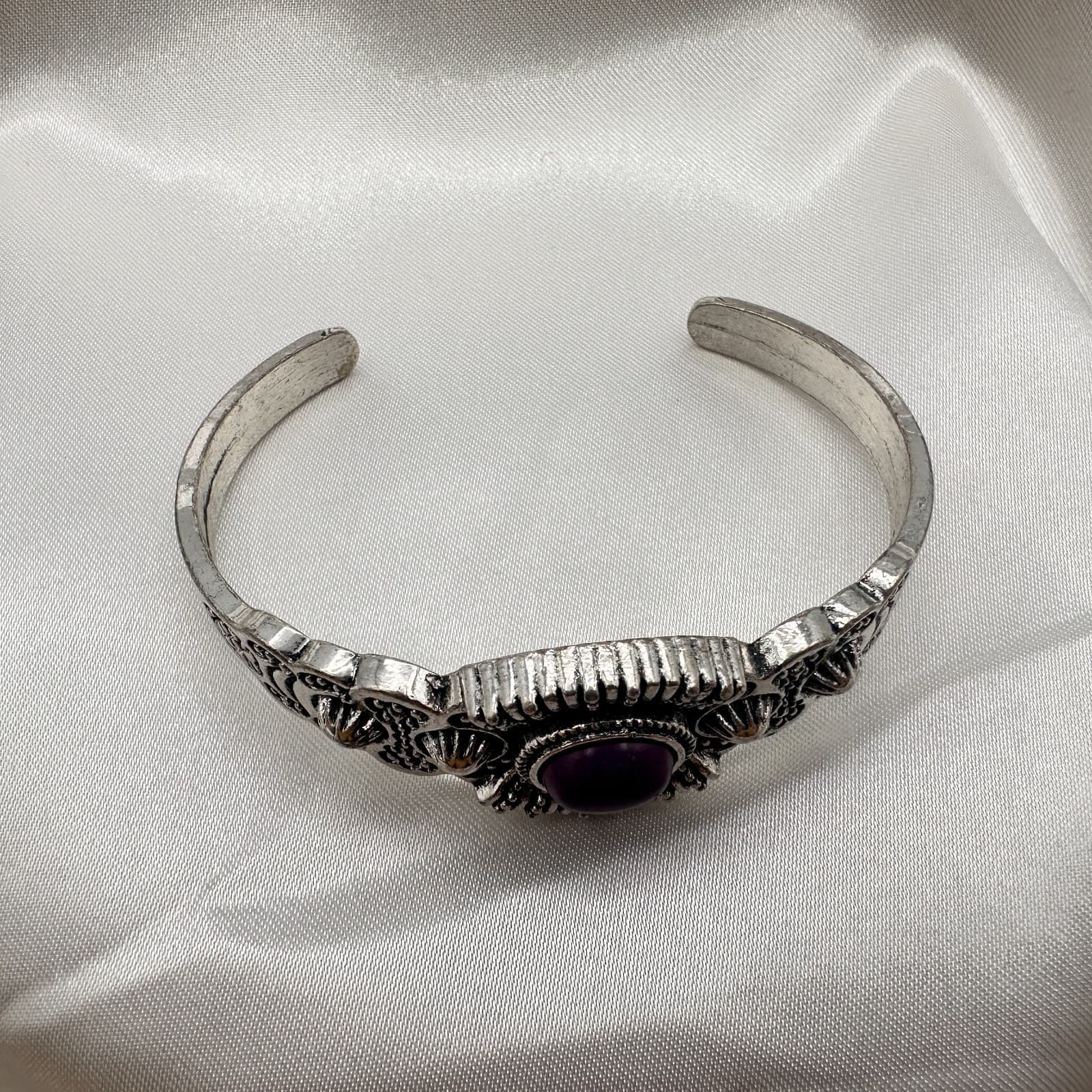 Vintage 80s Silver Tone Oval Amethyst Cabochon Cuff Bangle Southwestern Jewelry - Thumbnail 2