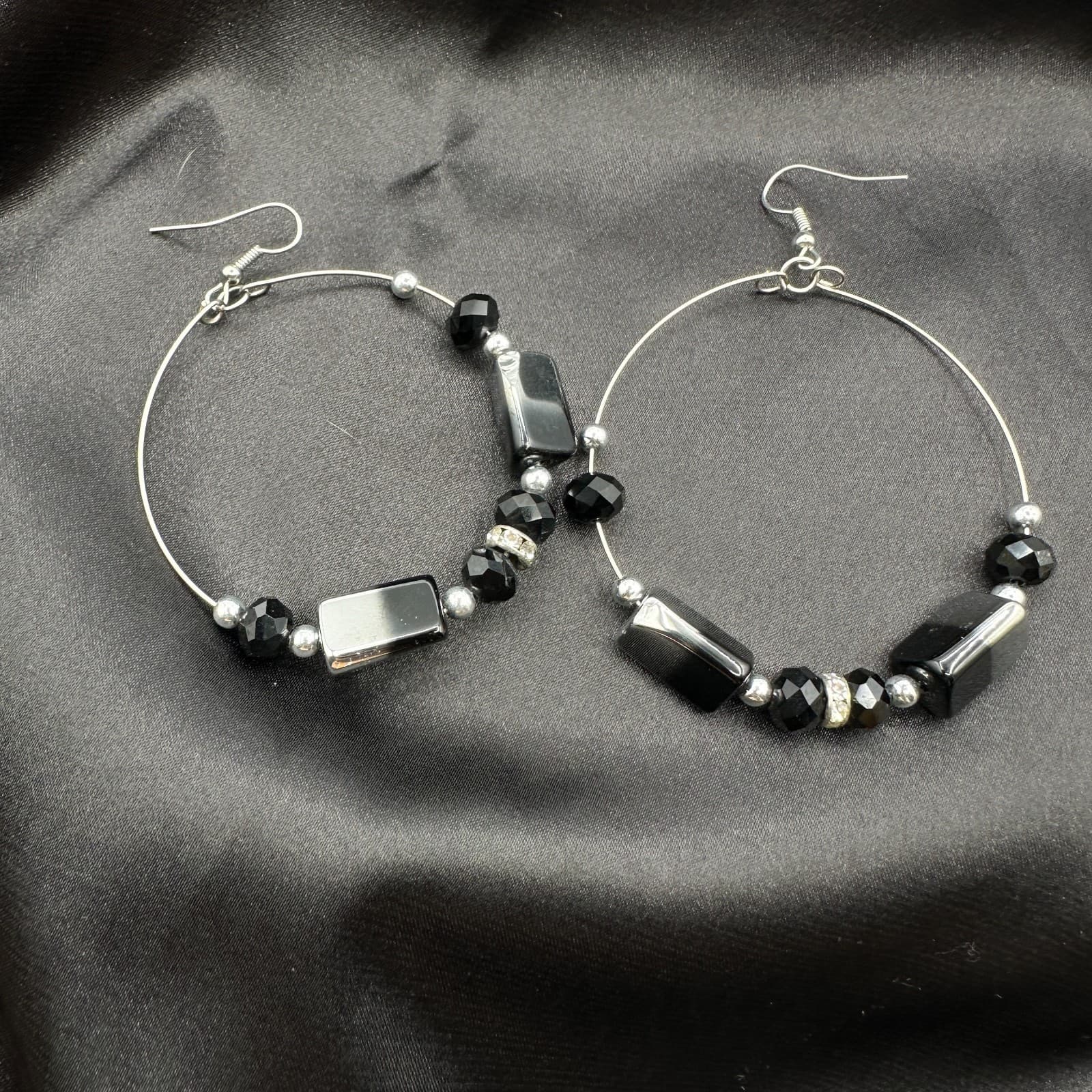 Vintage 80s Silver Tone Large Hoop Earrings Black Agate Glass Beaded Jewelry - Thumbnail 6
